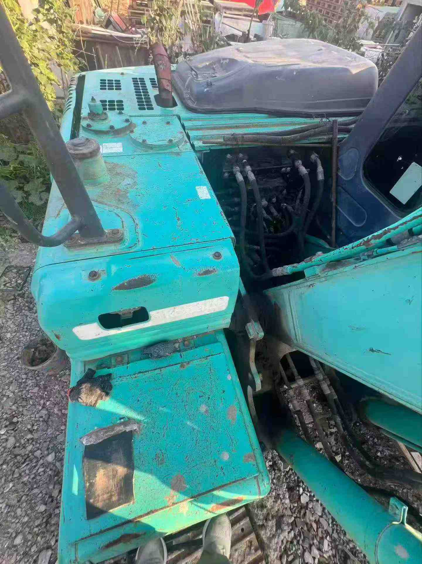 Compre Excavadora Kobelco SK140 Usada / 8