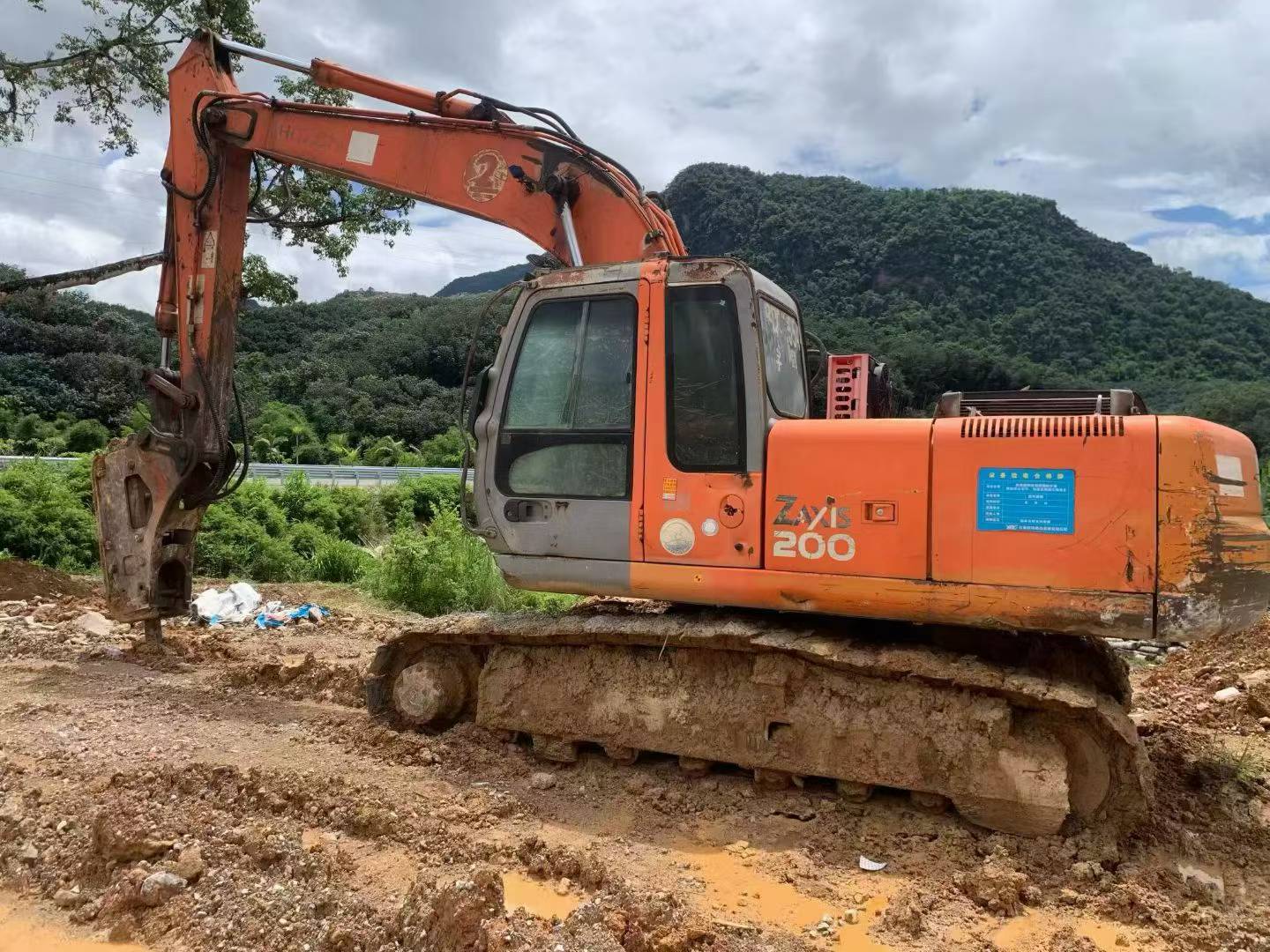 Buy Hitachi ZX200-6 Used Excavator