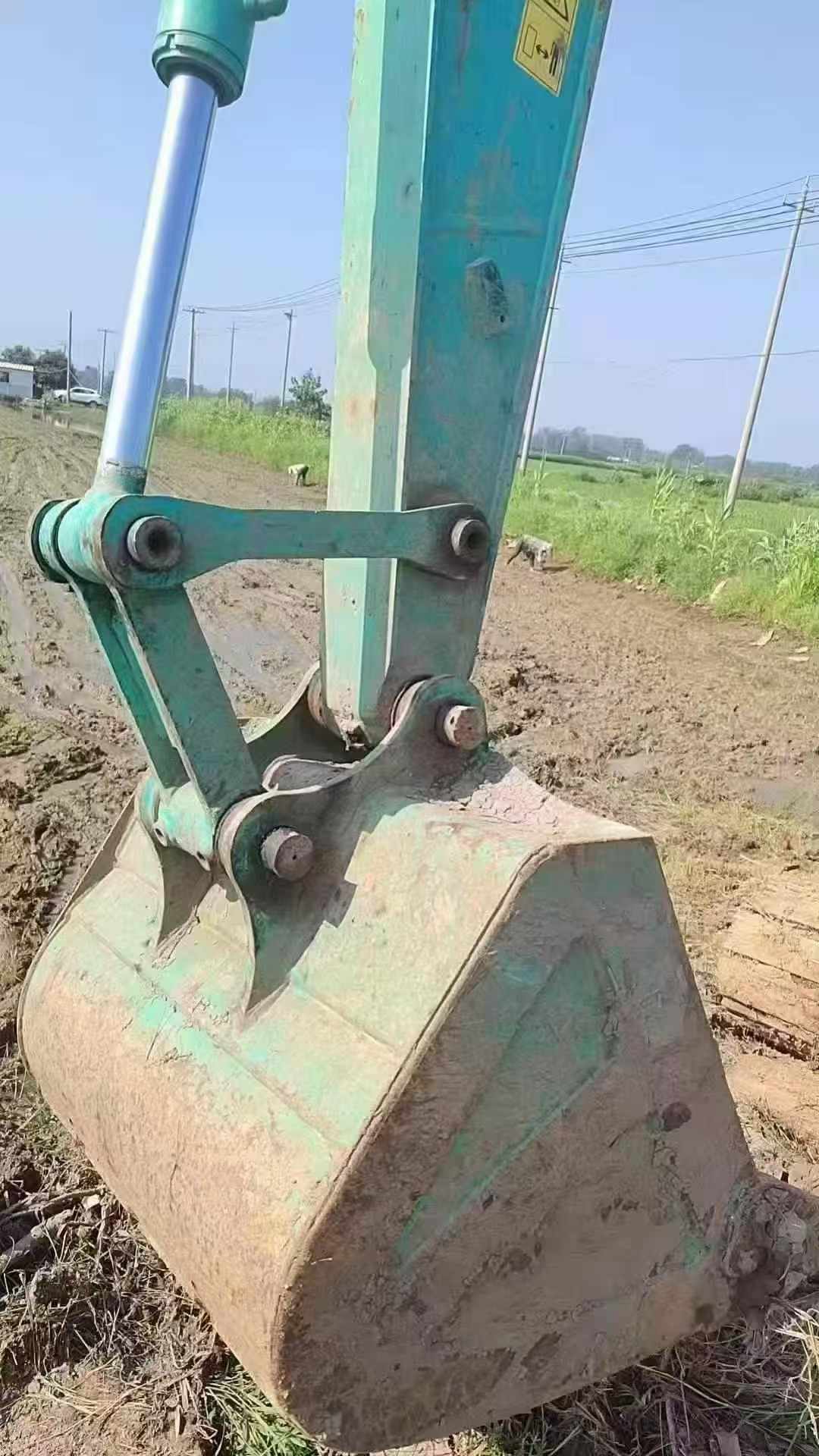 Compre Escavadeira Kobelco SK75 Usada / 6