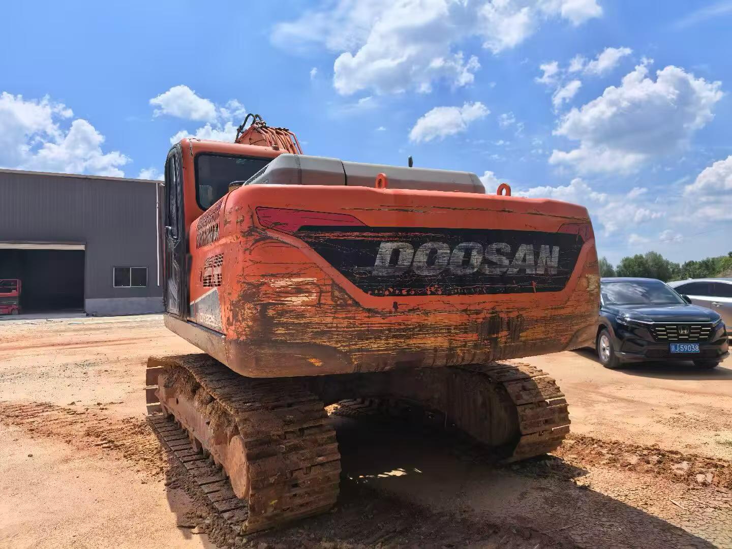 Compre Escavadeira Doosan DH215-9 Usada / 4 Compre Escavadeira Doosan DH215-9 Usada / 4