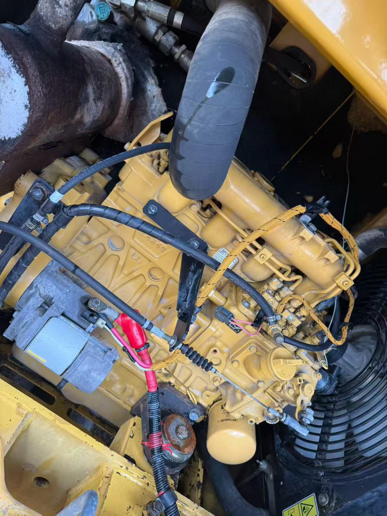 شراء حفارة Caterpillar 305B مستعملة / 5