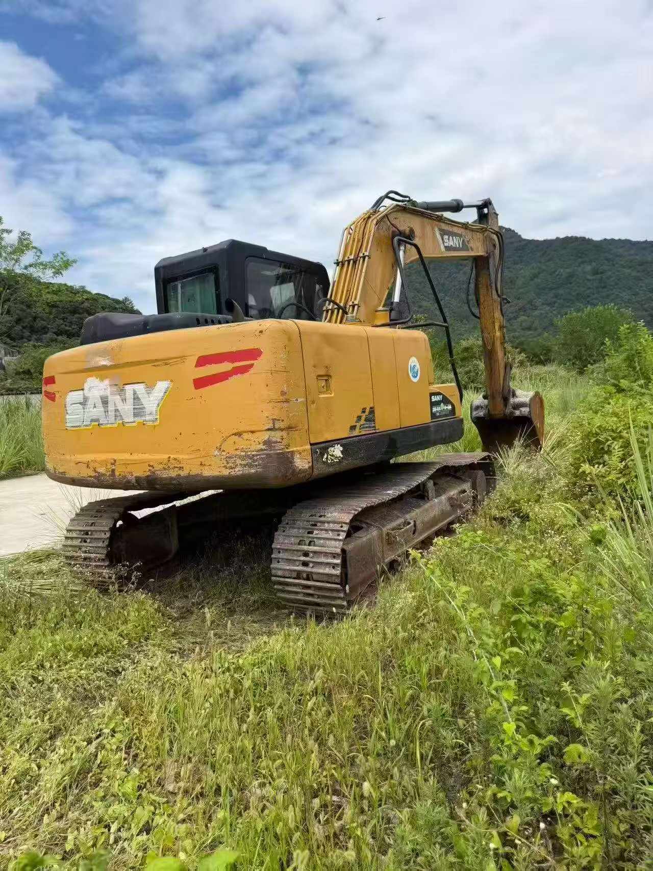 Купить Подержанный Экскаватор Sany SY135 / 2 Купить Подержанный Экскаватор Sany SY135 / 2