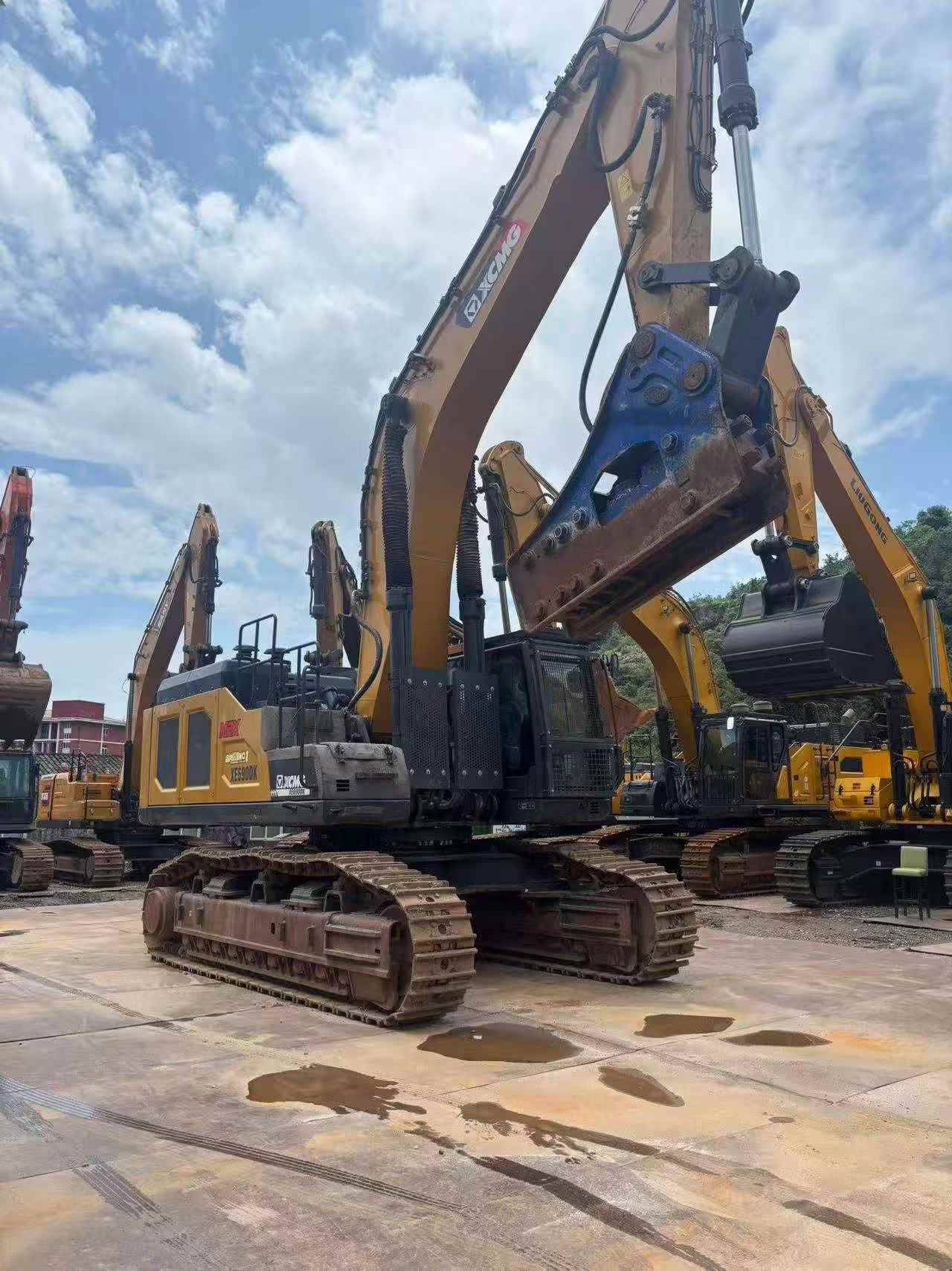Buy XCMG XE690DK MAX Used Excavator / 7 Buy XCMG XE690DK MAX Used Excavator / 7