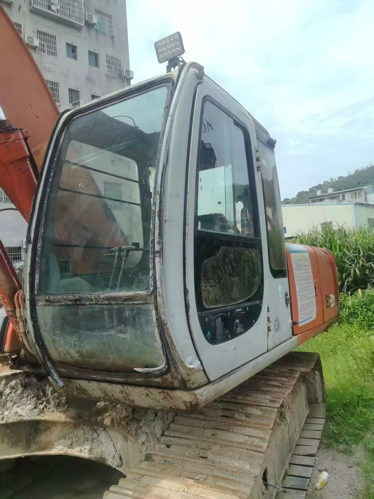 Buy Hitachi EX200-5 Used Excavator / 2