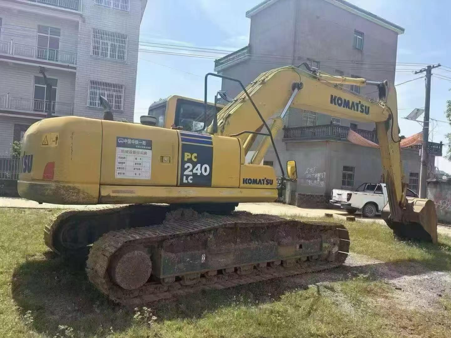 Compre Excavadora Komatsu PC240-6 Usada / 6 Compre Excavadora Komatsu PC240-6 Usada / 6