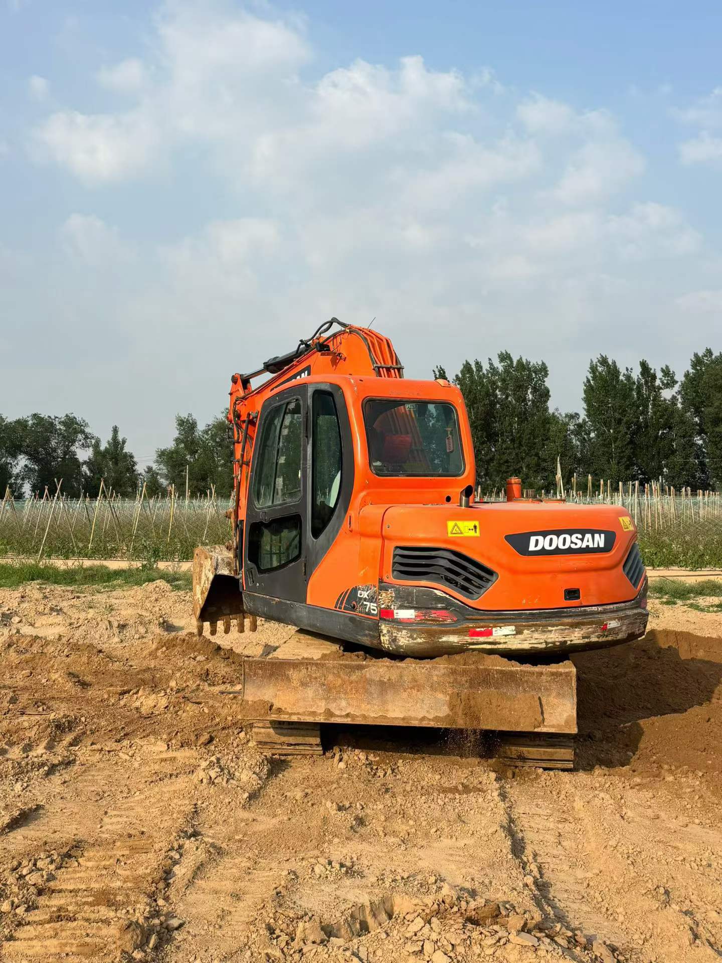 Compre Escavadeira Doosan DX75 Usada / 2 Compre Escavadeira Doosan DX75 Usada / 2