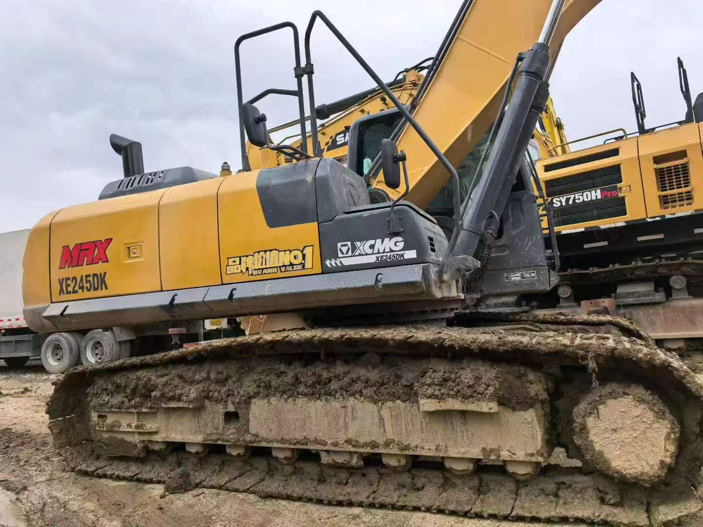Buy XCMG XE245D Used Excavator / 8 Buy XCMG XE245D Used Excavator / 8