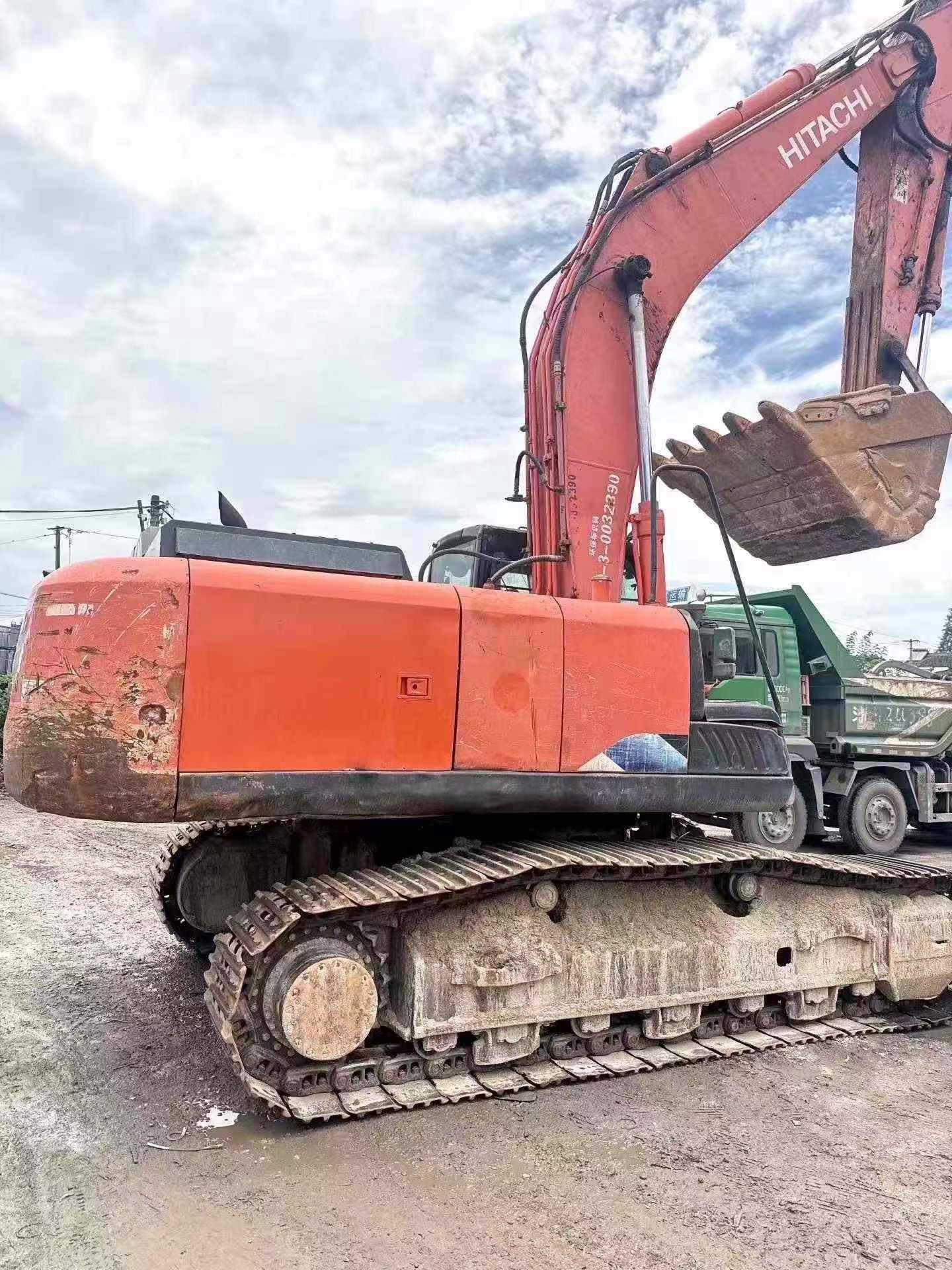 Buy Hitachi ZX330-5A Used Excavator / 3 Buy Hitachi ZX330-5A Used Excavator / 3