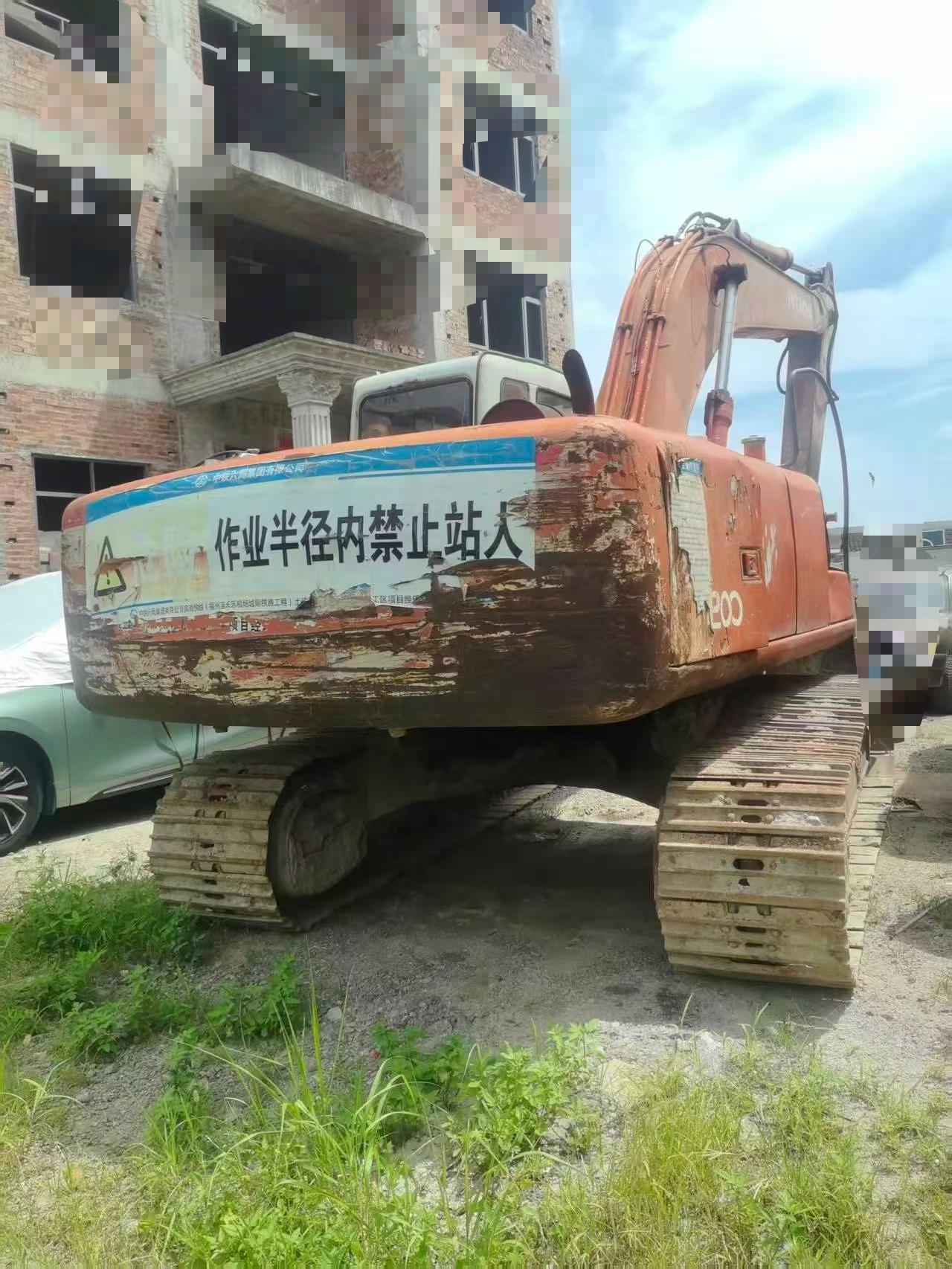 Buy Hitachi EX200-5 Used Excavator / 5