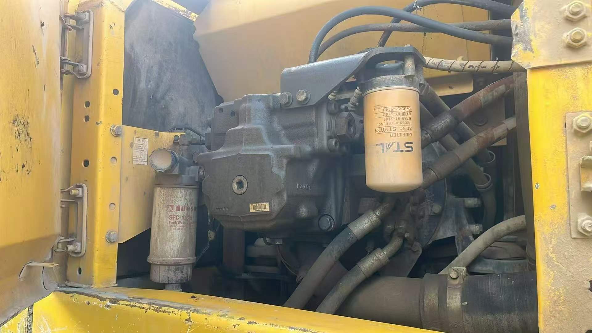 Compre Escavadeira Komatsu PC200-8 Usada / 6