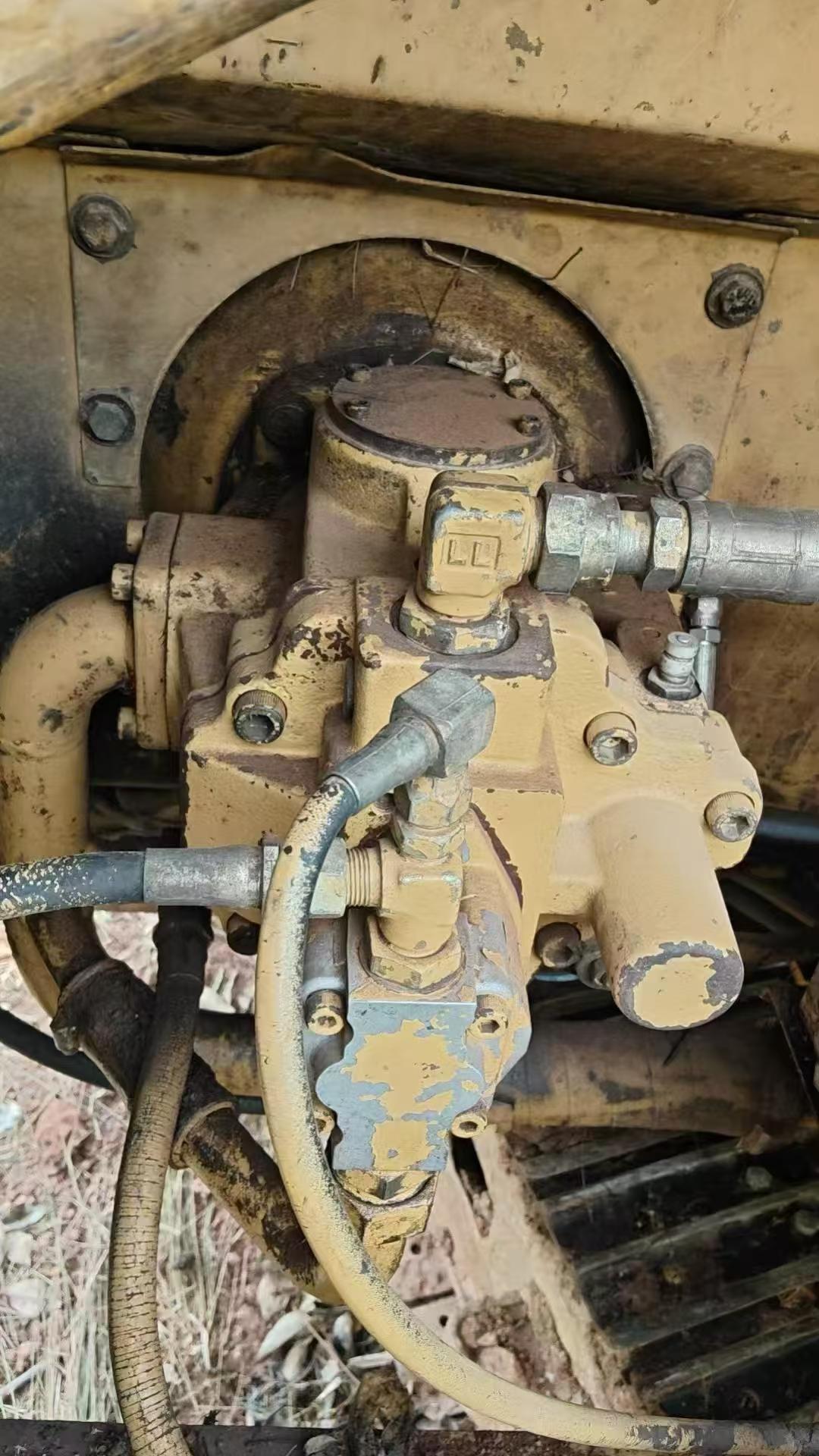Compre Excavadora Caterpillar E70B Usada / 3