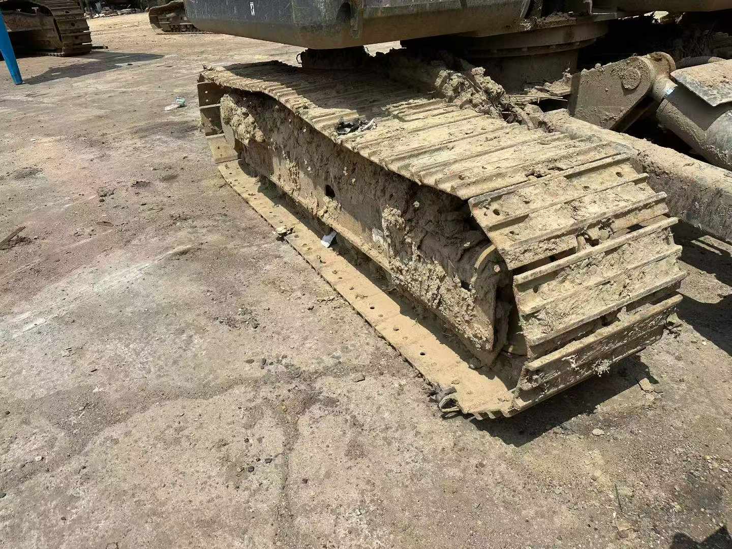 شراء حفارة XCMG XE75C مستعملة / 8