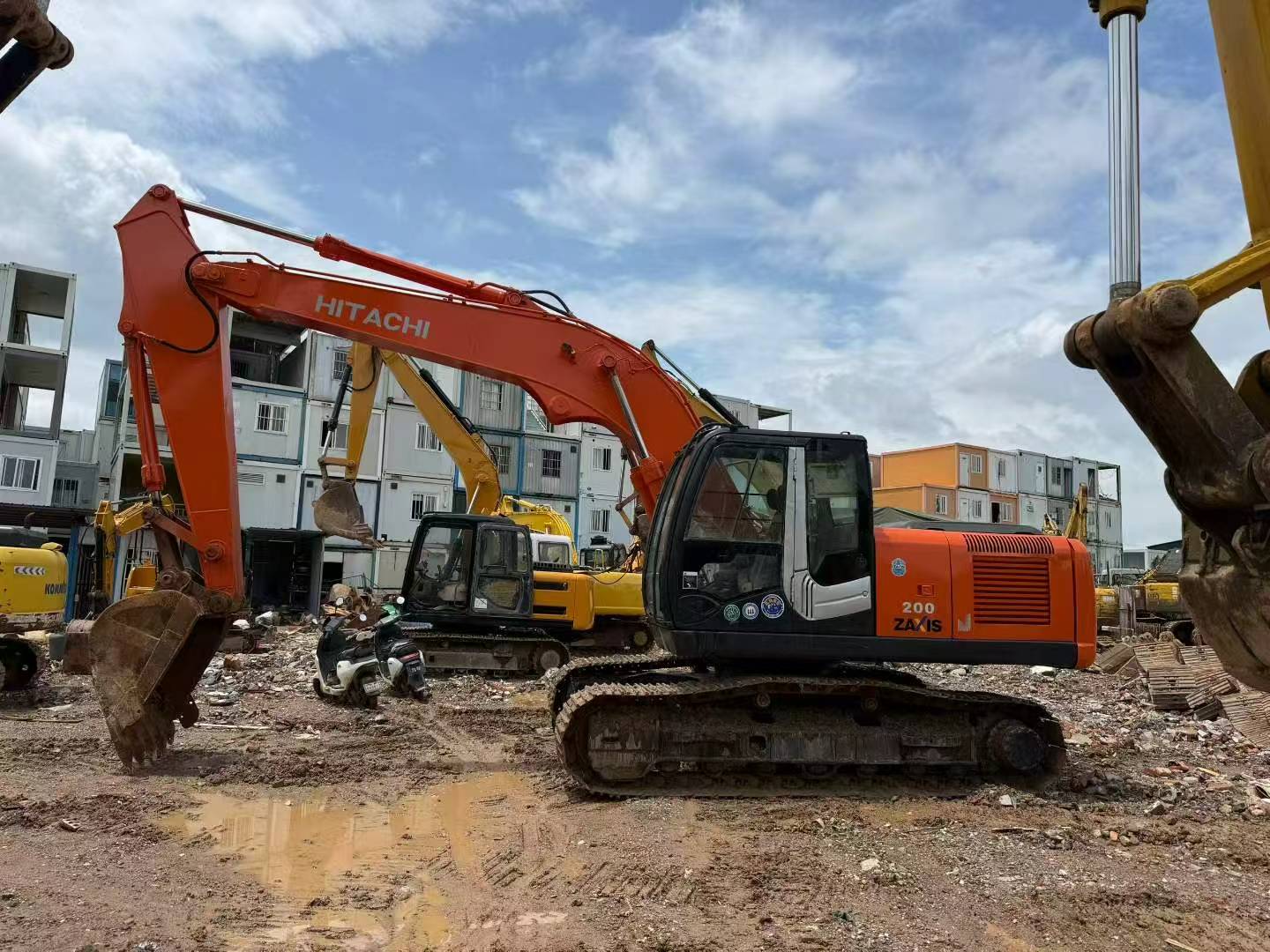Buy Hitachi EX200 Used Excavator / 3 Buy Hitachi EX200 Used Excavator / 3