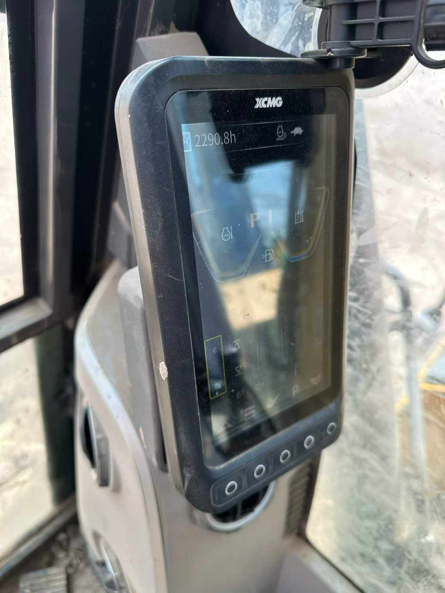 شراء حفارة XCMG XE75C مستعملة / 7