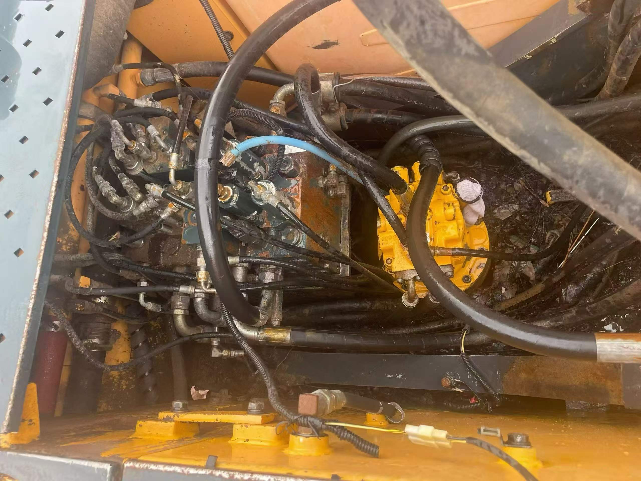شراء حفارة Hyundai R150-7 مستعملة / 5