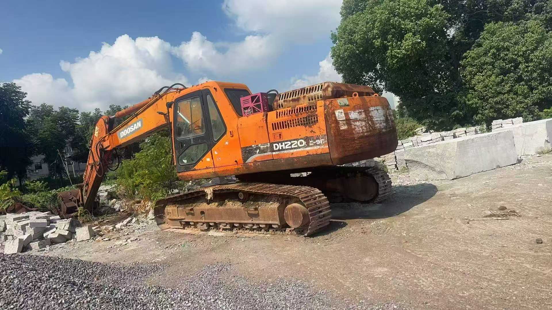 Acheter Doosan DH220-9E D'occasion Pelle Acheter Doosan DH220-9E D'occasion Pelle