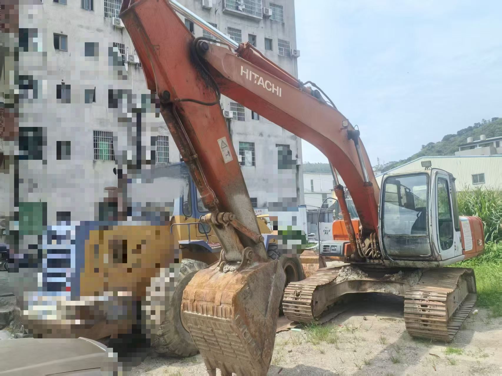 Buy Hitachi EX200-5 Used Excavator