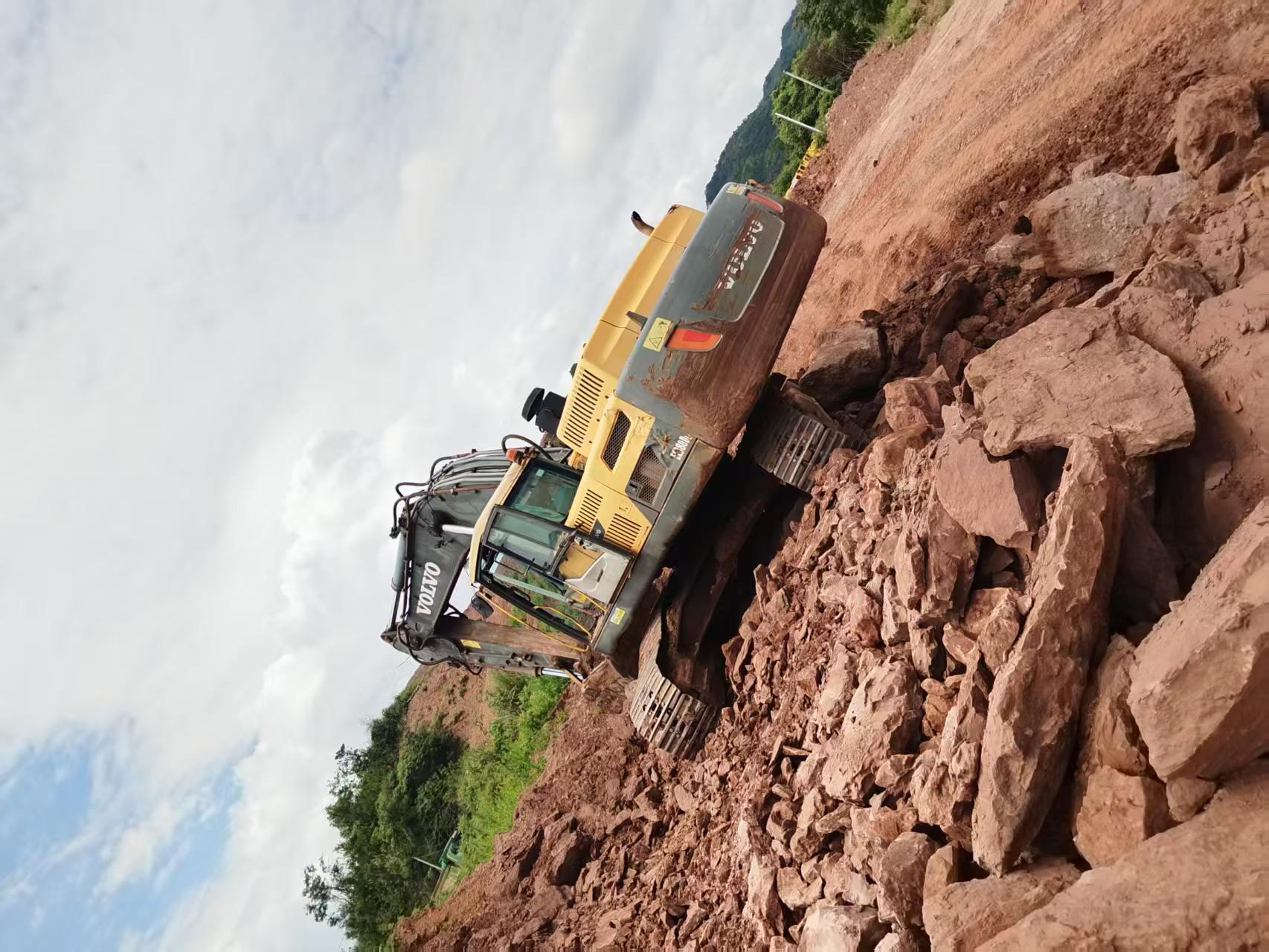Compre Escavadeira Volvo EC380D Usada / 8 Compre Escavadeira Volvo EC380D Usada / 8