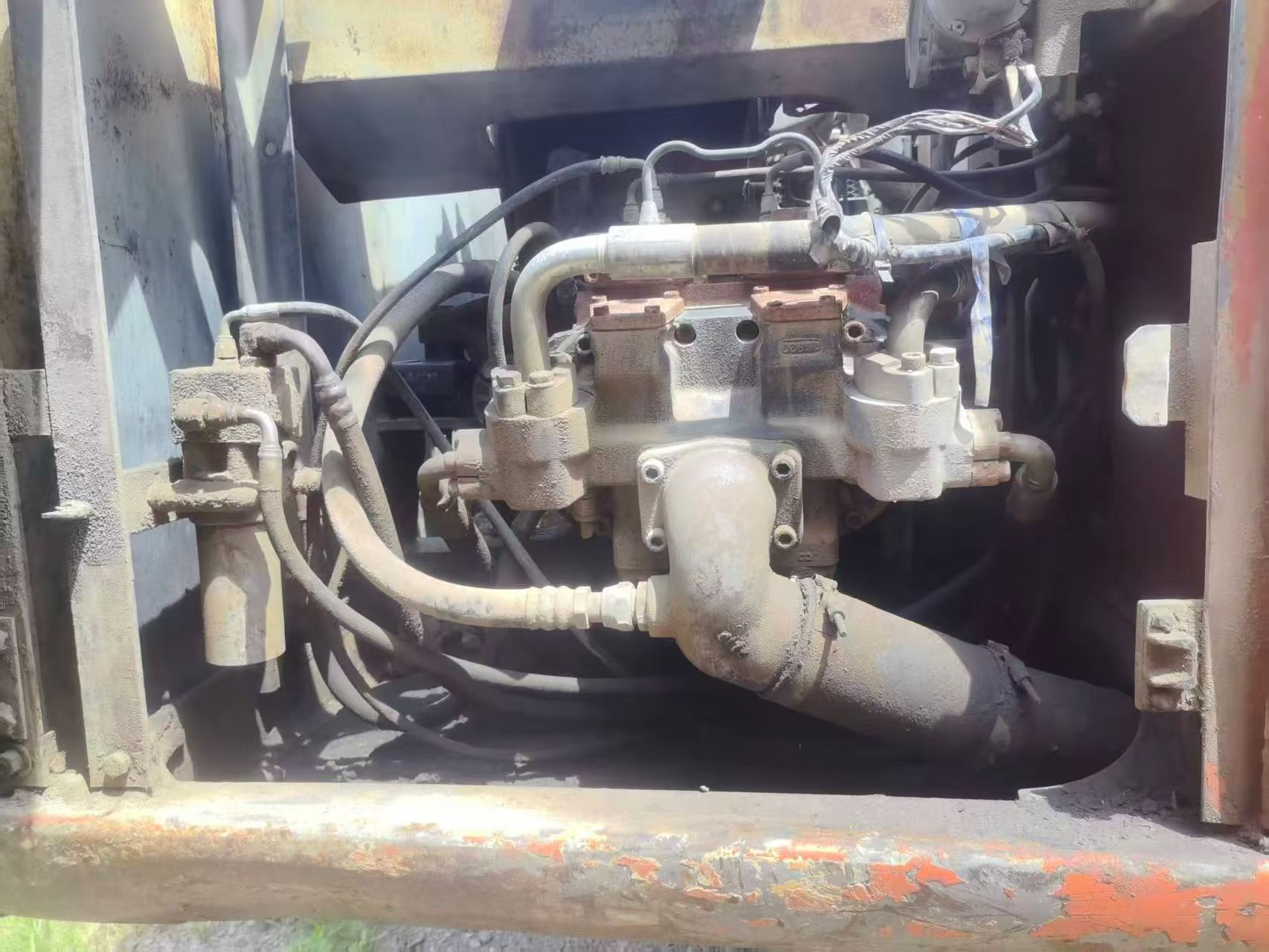 Buy Hitachi EX200-5 Used Excavator / 9