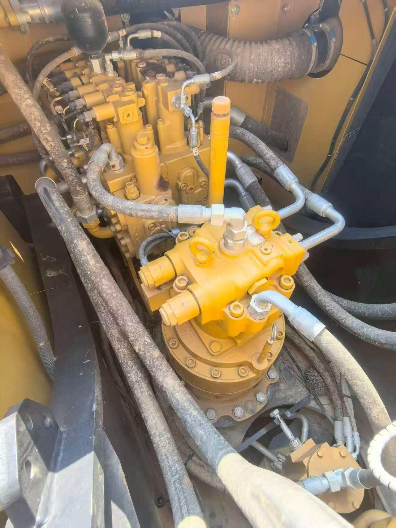 Buy Sany SY205C Used Excavator / 3 Buy Sany SY205C Used Excavator / 3
