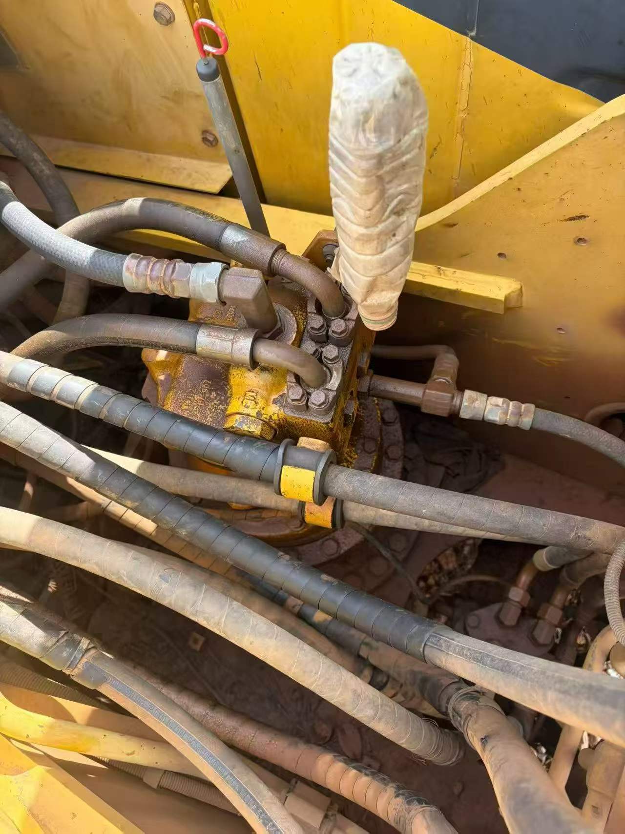 Compre Excavadora Komatsu PC200-8N1 Usada / 3 Compre Excavadora Komatsu PC200-8N1 Usada / 3