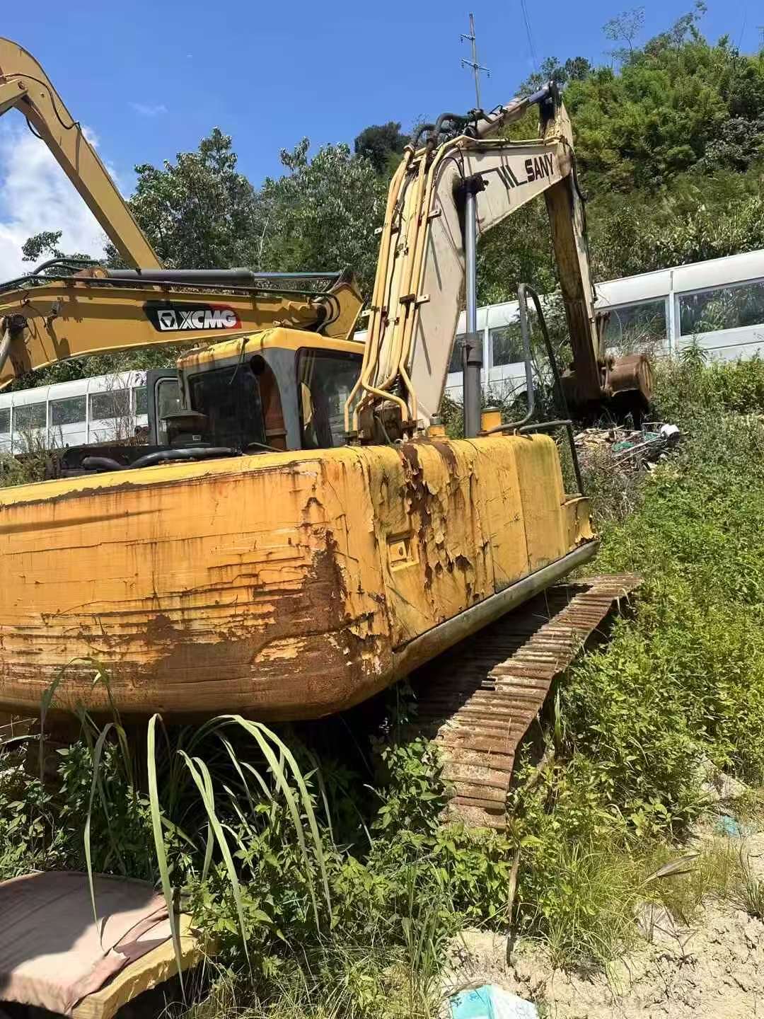 Купить Подержанный Экскаватор Sany SY235C-8 / 4 Купить Подержанный Экскаватор Sany SY235C-8 / 4