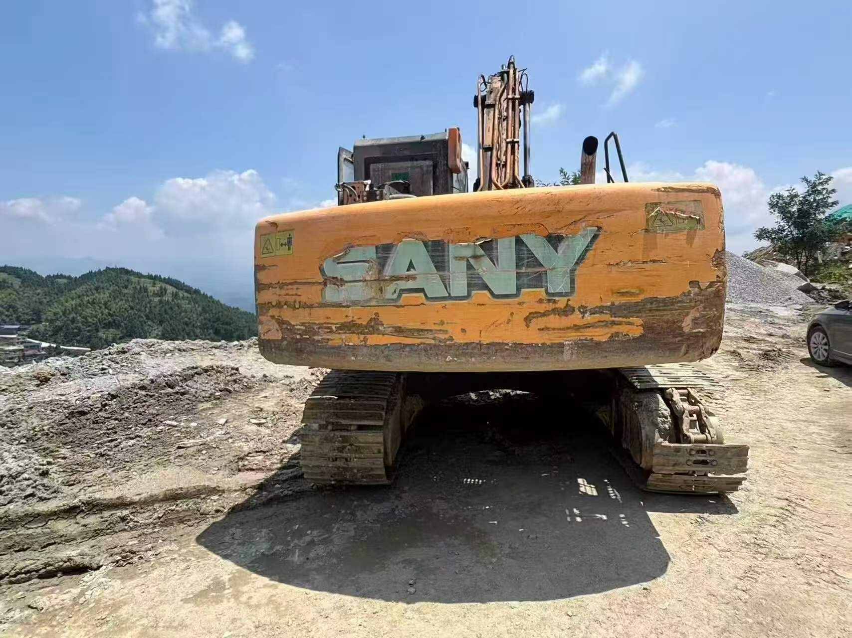 Купить Подержанный Экскаватор Sany SY215C / 2 Купить Подержанный Экскаватор Sany SY215C / 2