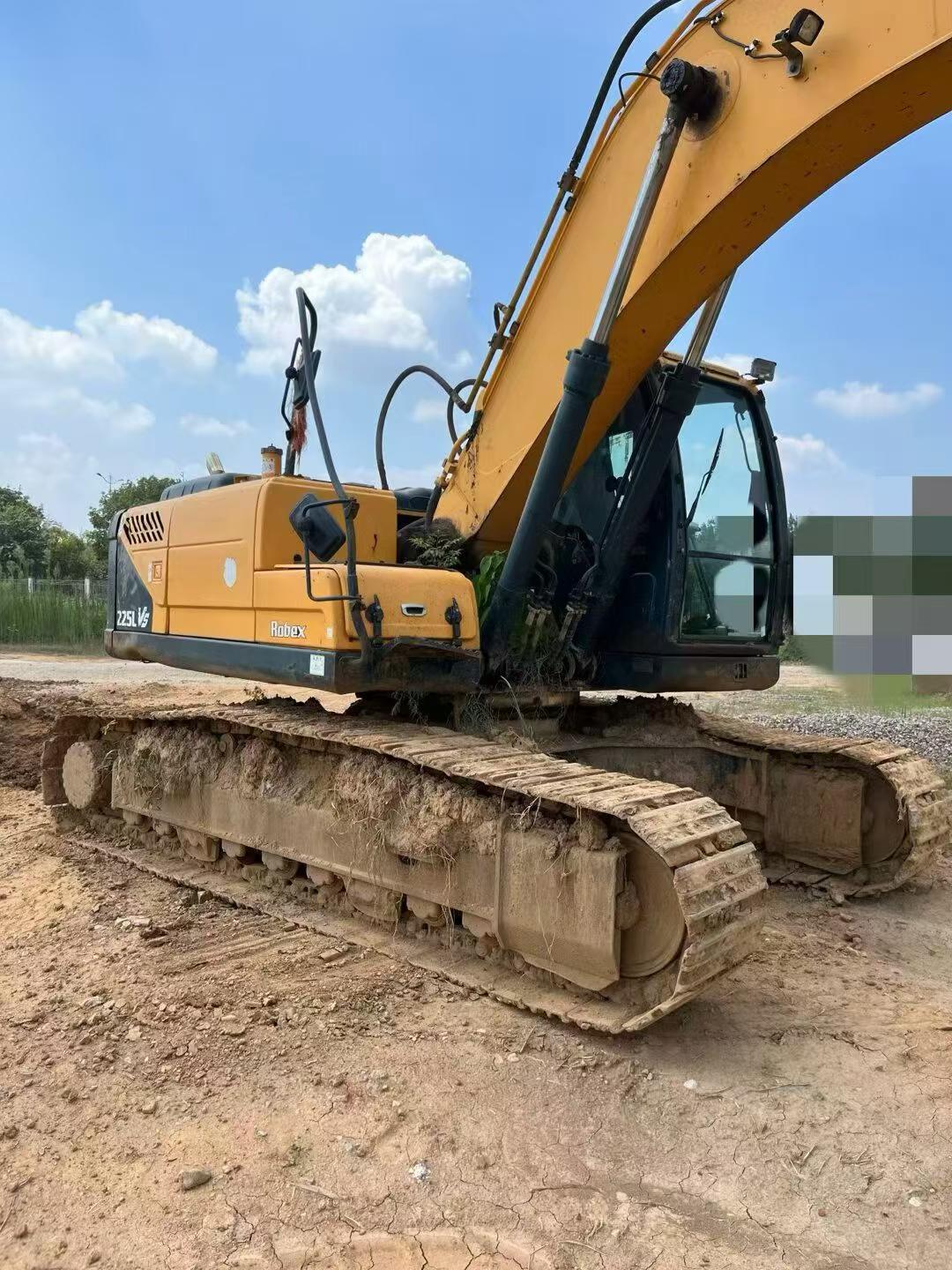 شراء حفارة Hyundai R225-7 مستعملة / 7