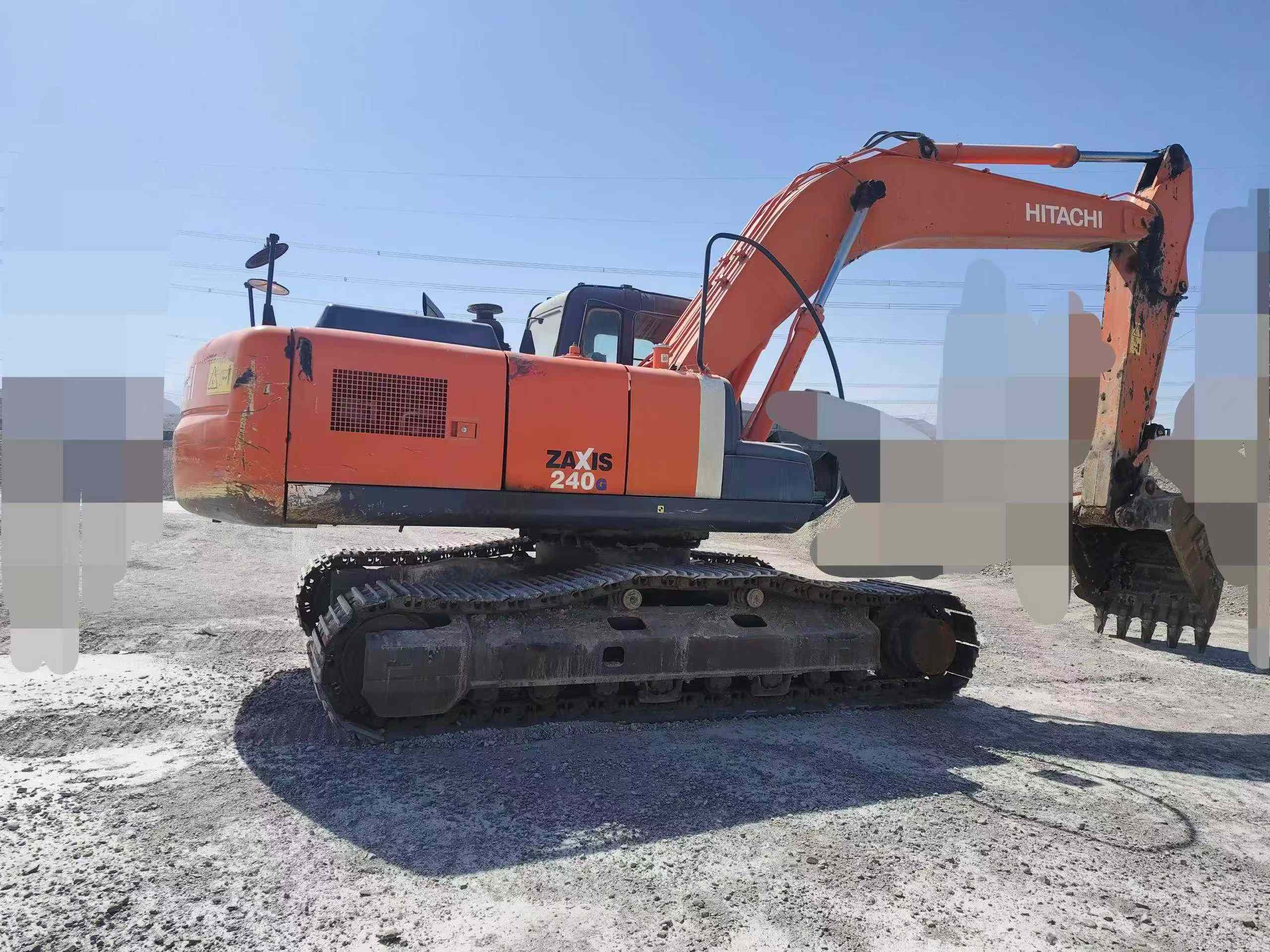 Compre Escavadeira Hitachi ZX240-3G Usada / 3