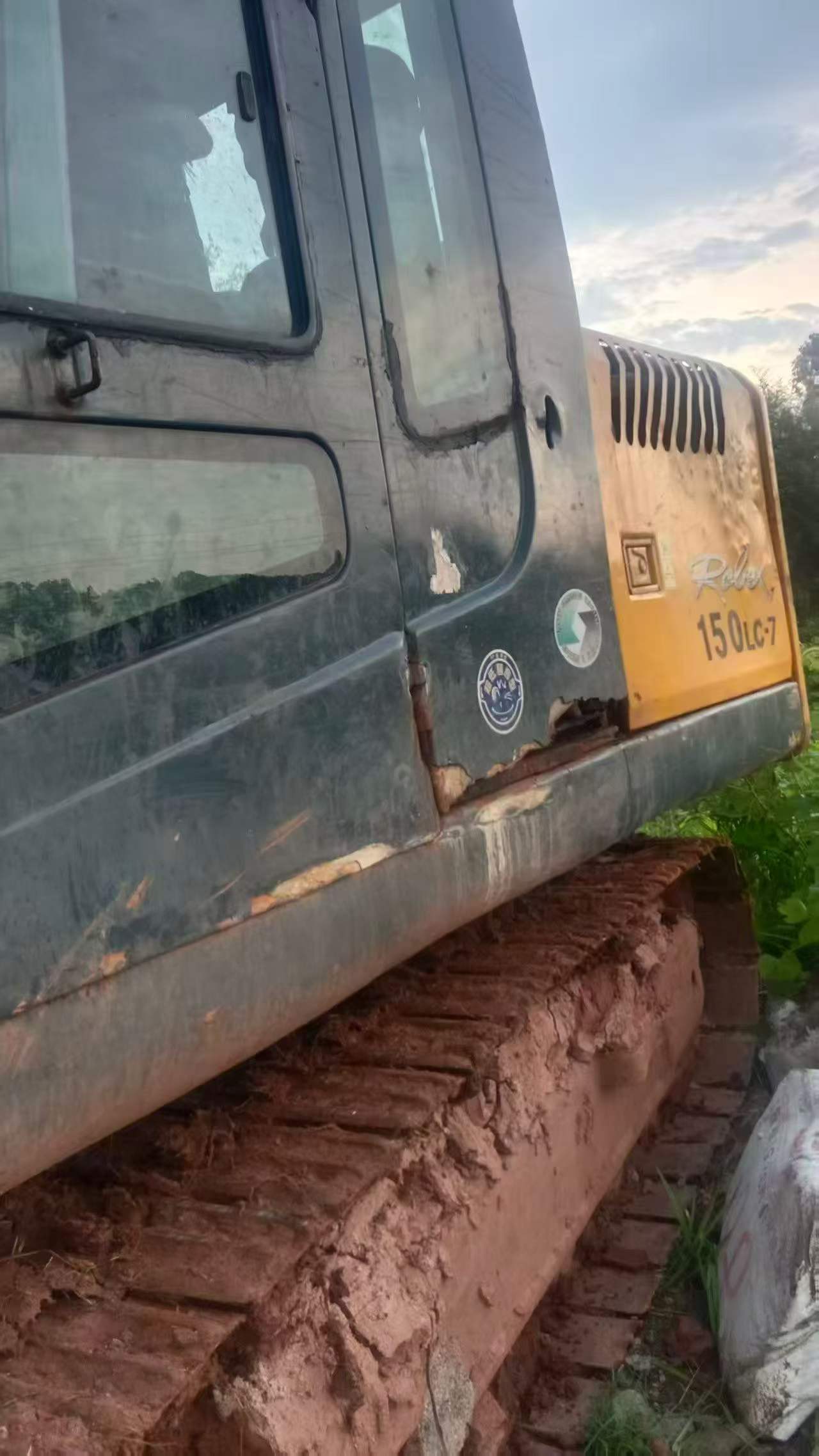 شراء حفارة Hyundai R110-7 مستعملة / 2