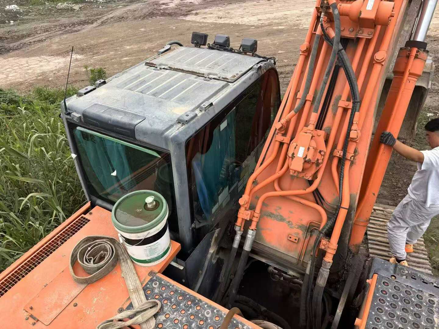 Compre Excavadora Hitachi ZX330-5B Usada / 8