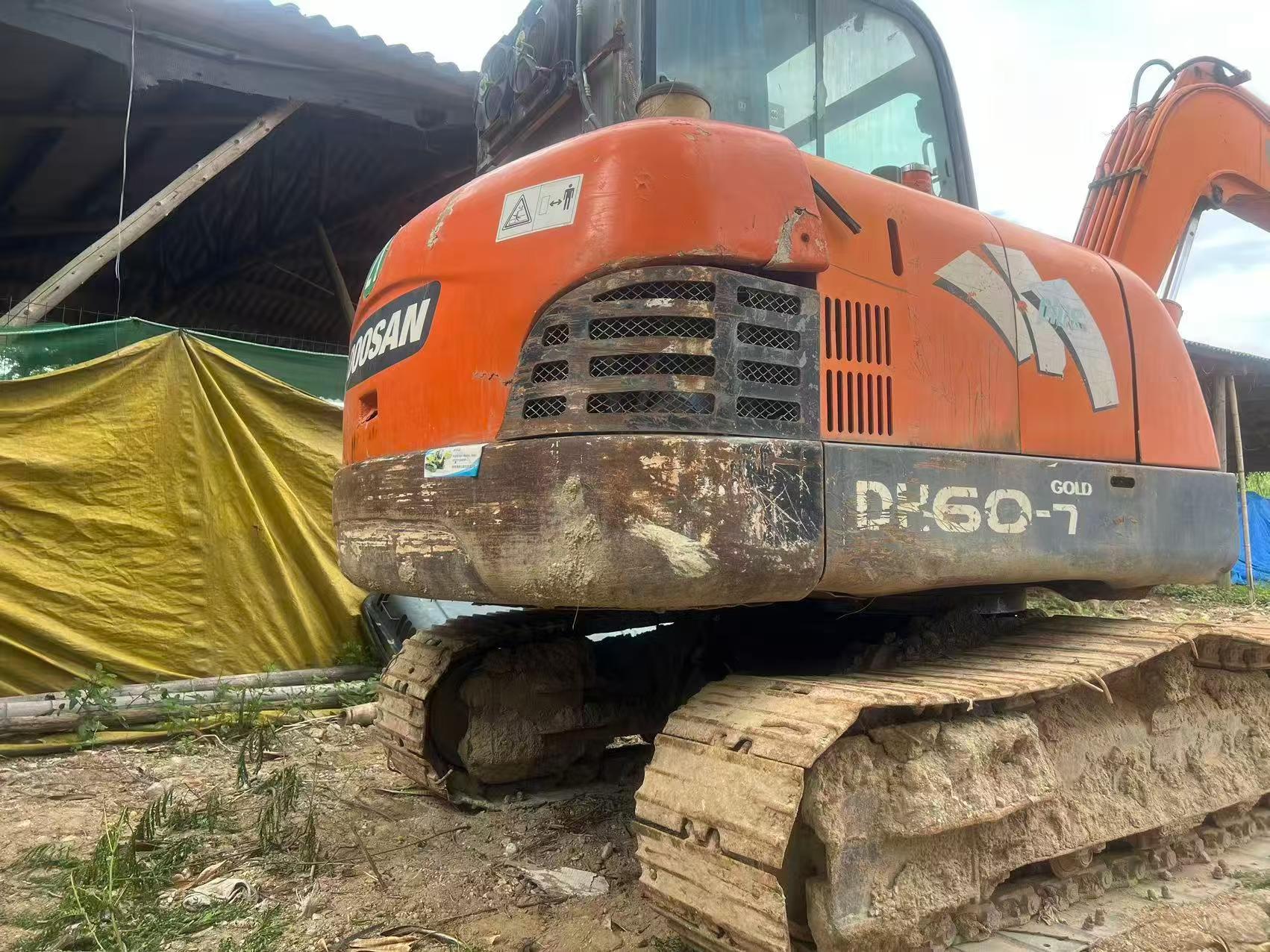 Compre Escavadeira Doosan DH60-7 Usada / 5 Compre Escavadeira Doosan DH60-7 Usada / 5