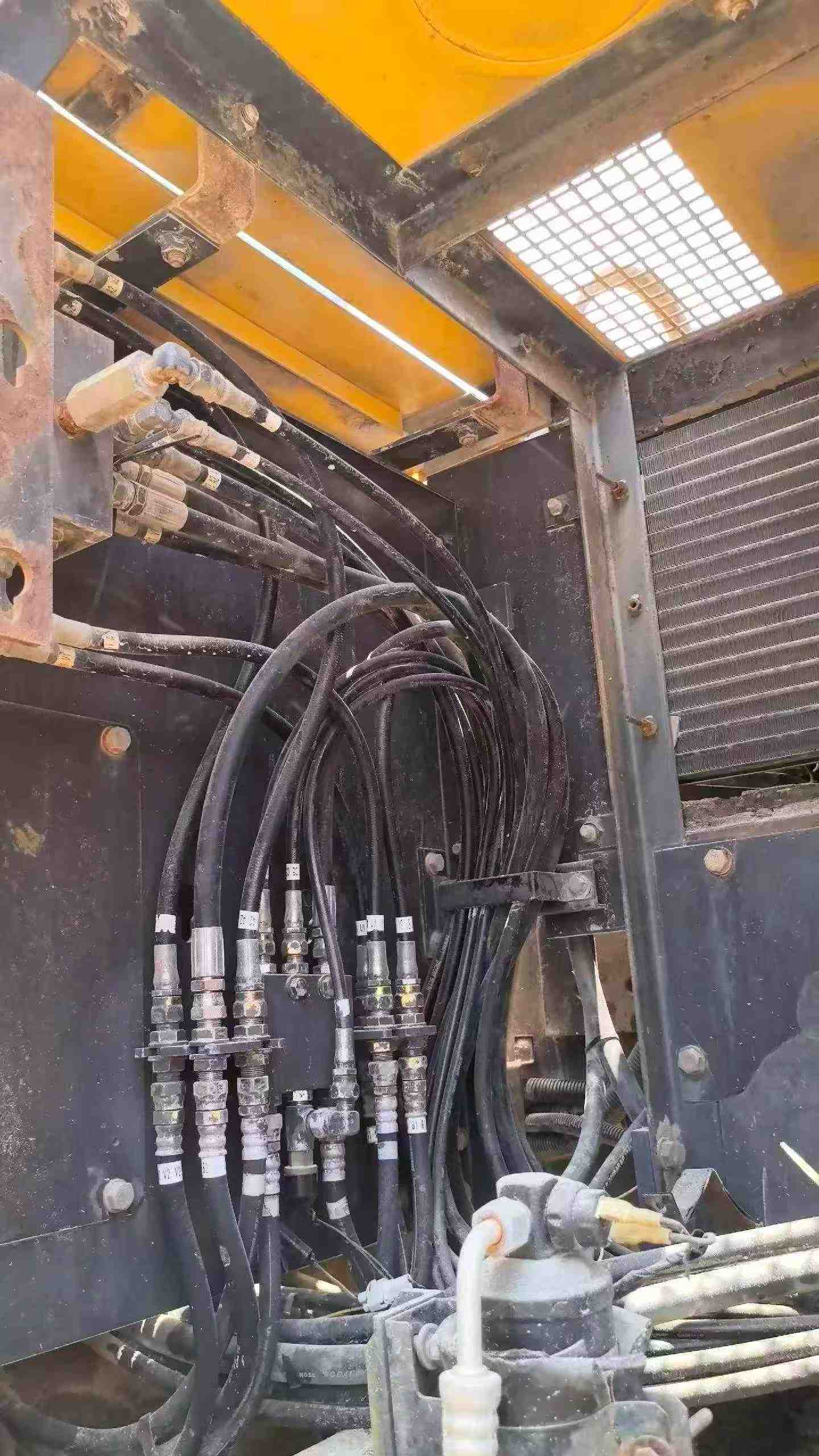Buy Sumitomo SH350-3B Used Excavator / 4
