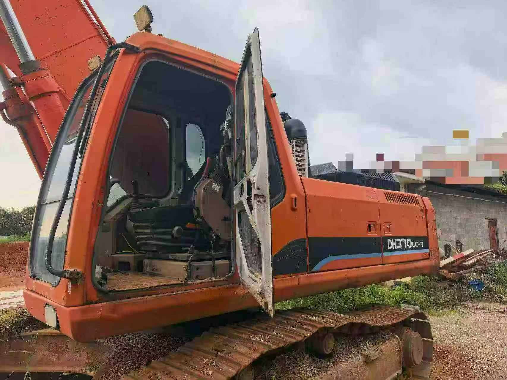 Compre Escavadeira Doosan DH370 Usada / 3
