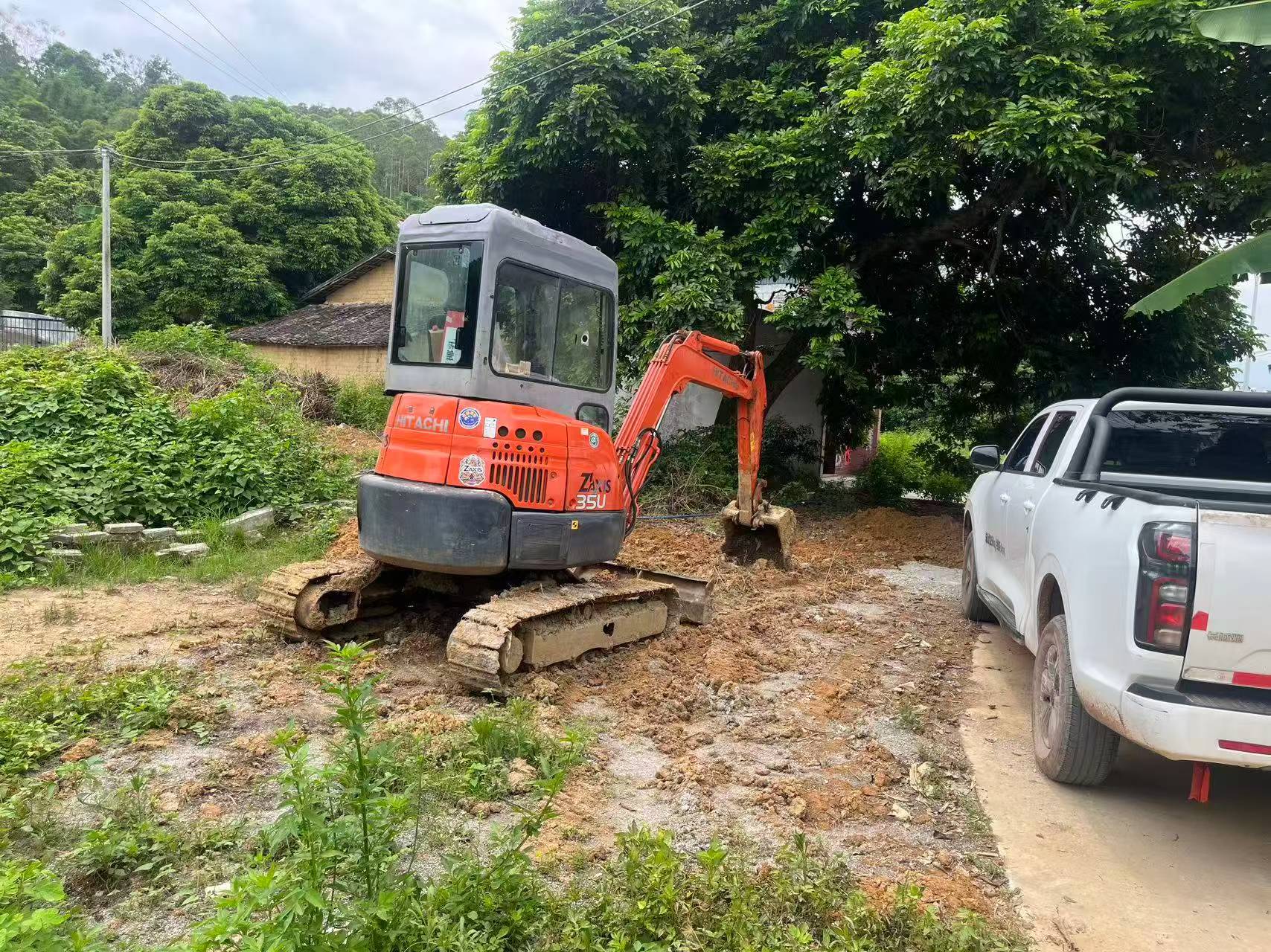 Buy Hitachi ZX35U Used Excavator / 2 Buy Hitachi ZX35U Used Excavator / 2