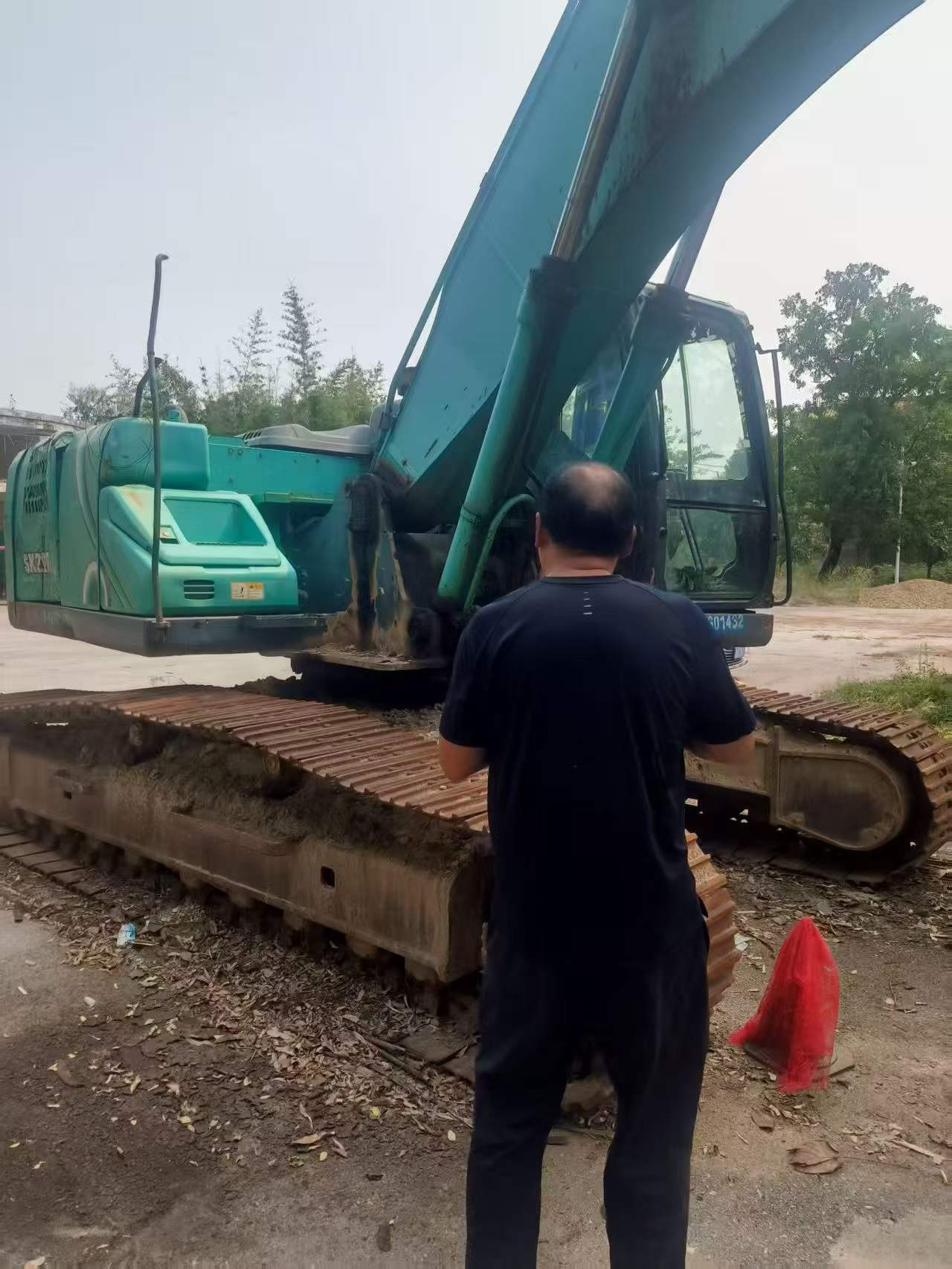 شراء حفارة Kobelco SK260 مستعملة / 2