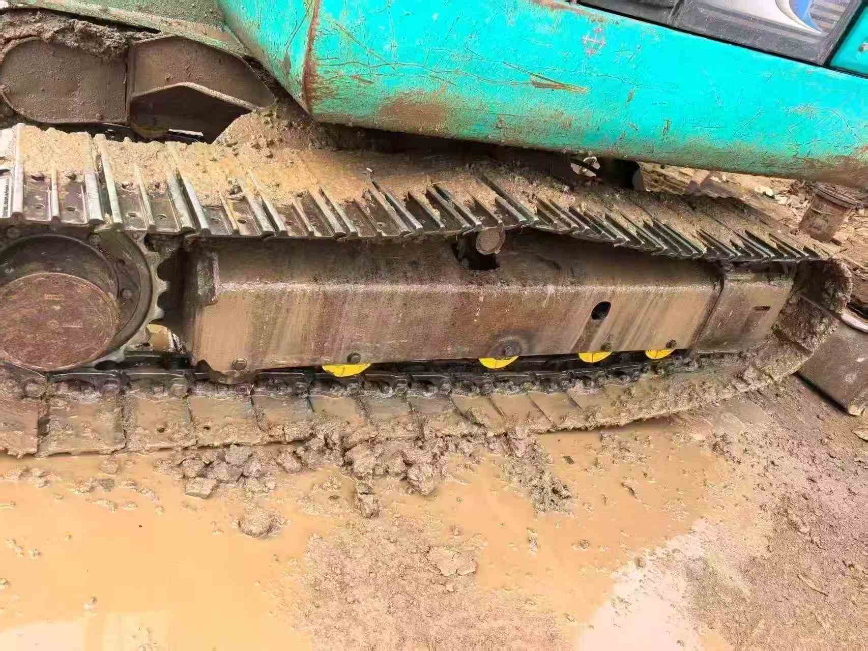 Compre Escavadeira Kobelco SK60 Usada / 2