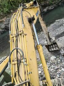 Compre Excavadora Komatsu PC210 Usada / 8 Compre Excavadora Komatsu PC210 Usada / 8