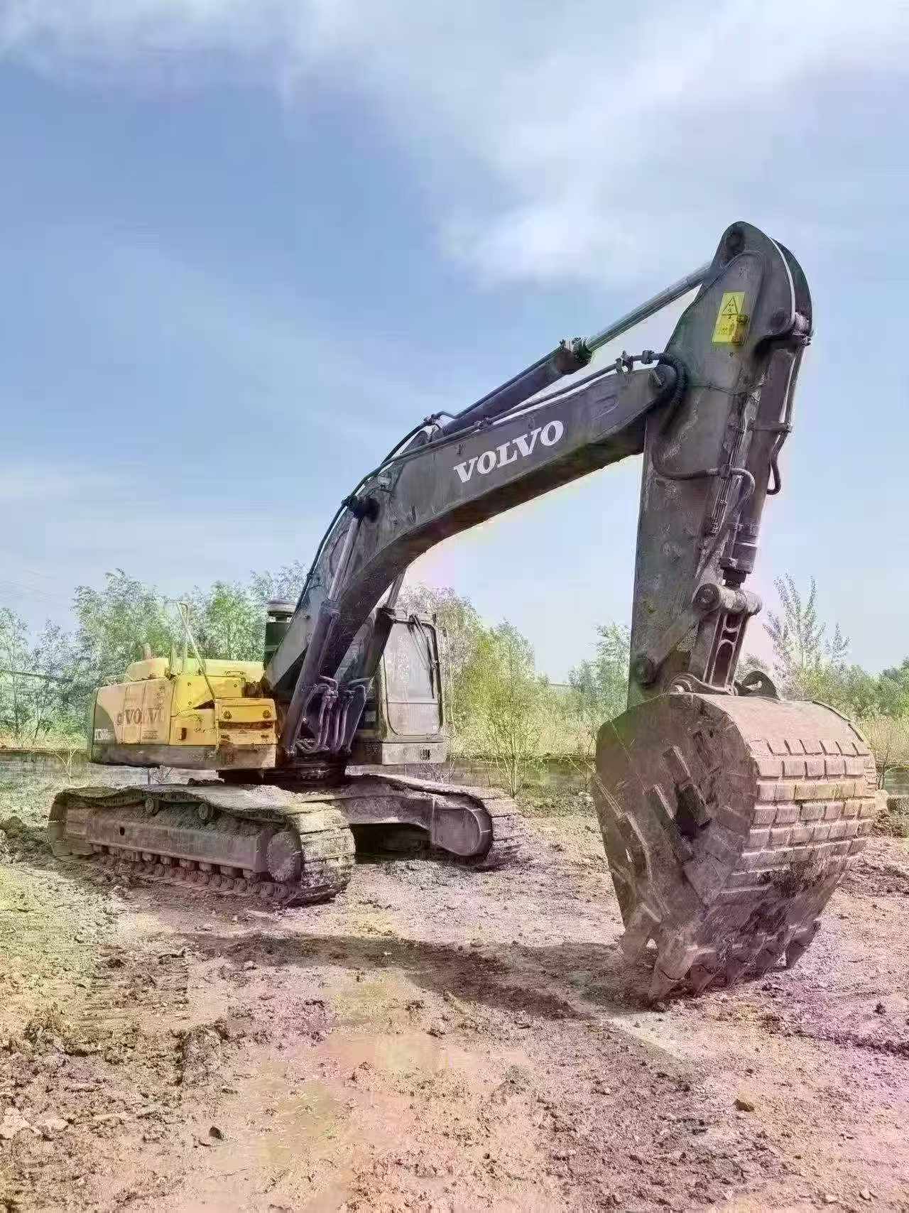 شراء حفارة Volvo EC360BL مستعملة / 2