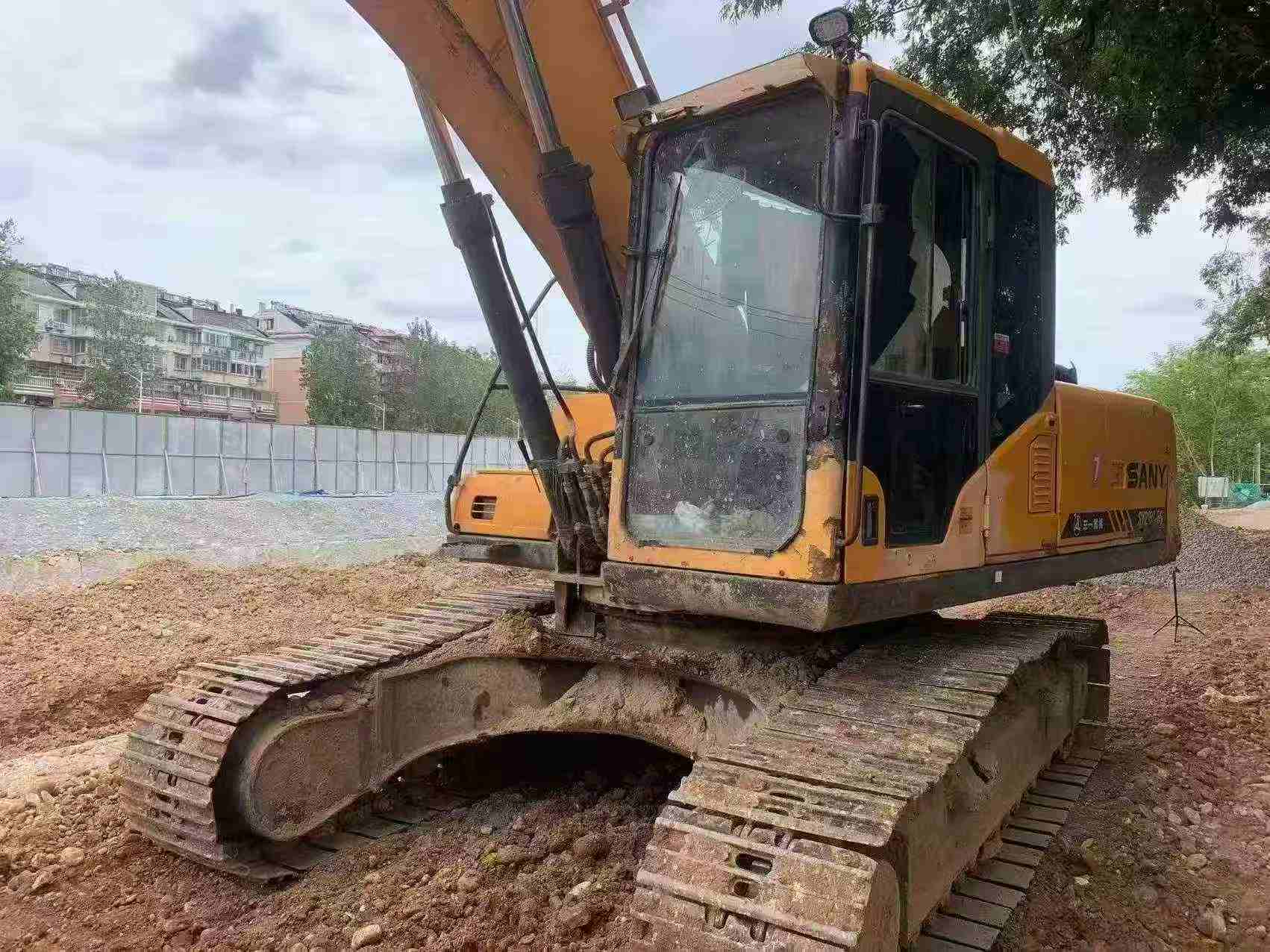 Купить Подержанный Экскаватор Sany SY215C / 3 Купить Подержанный Экскаватор Sany SY215C / 3