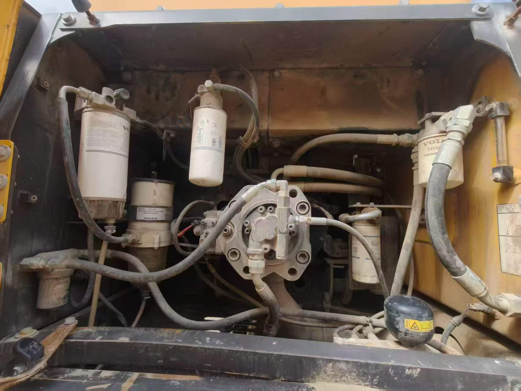 Buy Volvo L250G Used Excavator / 8 Buy Volvo L250G Used Excavator / 8