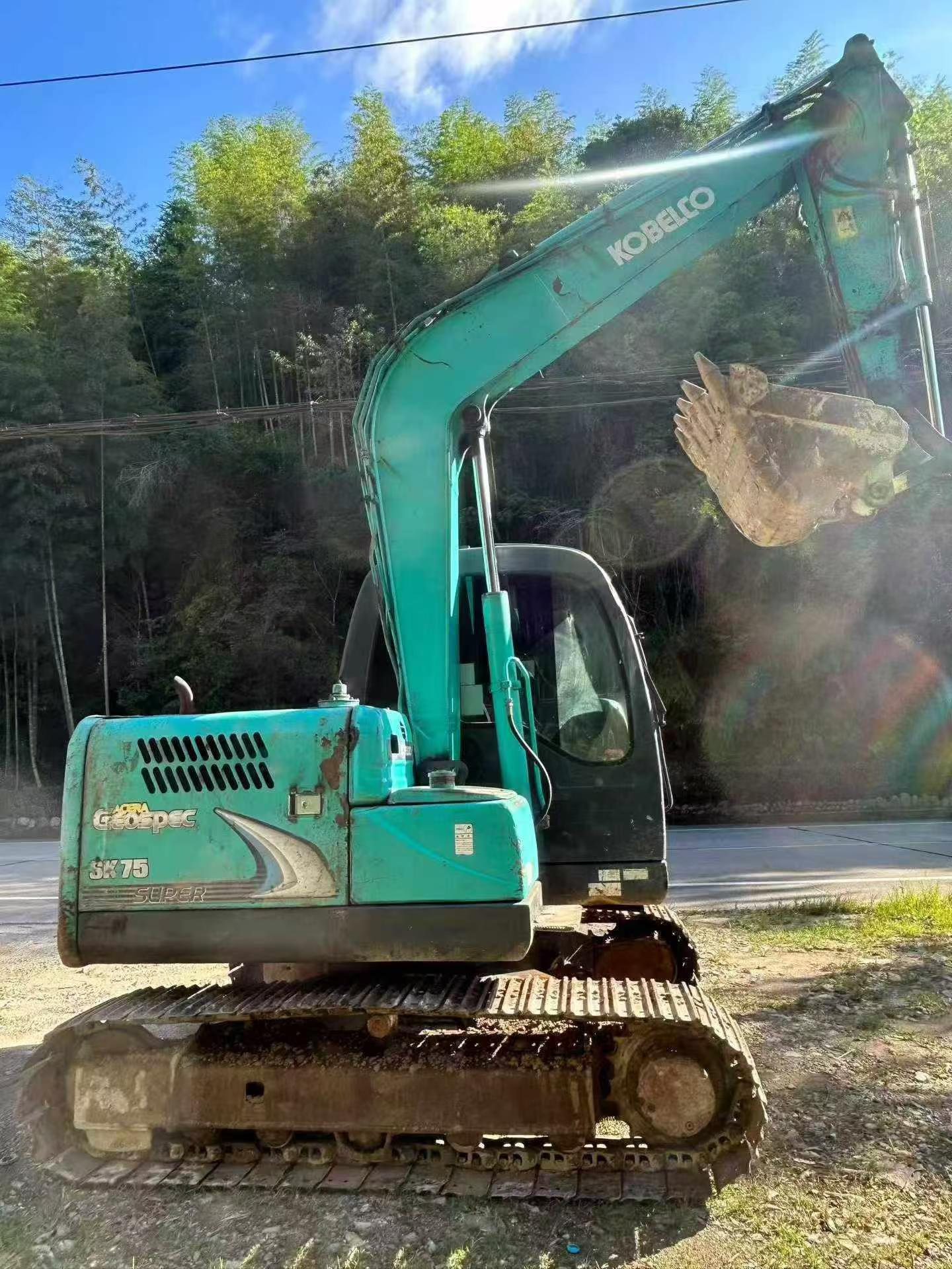 Compre Escavadeira Kobelco SK75-8 Usada / 3