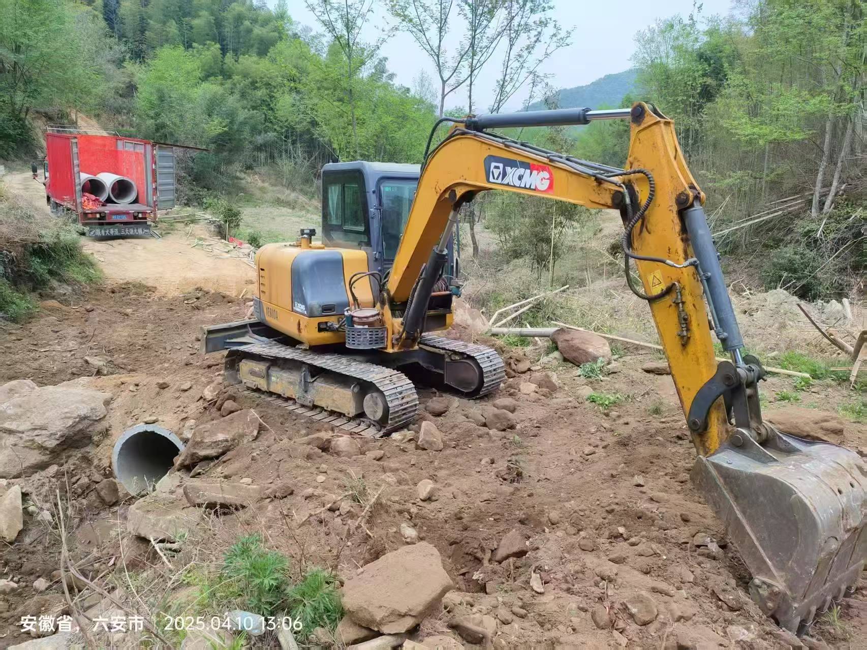 Buy XCMG XE60 Used Excavator / 4
