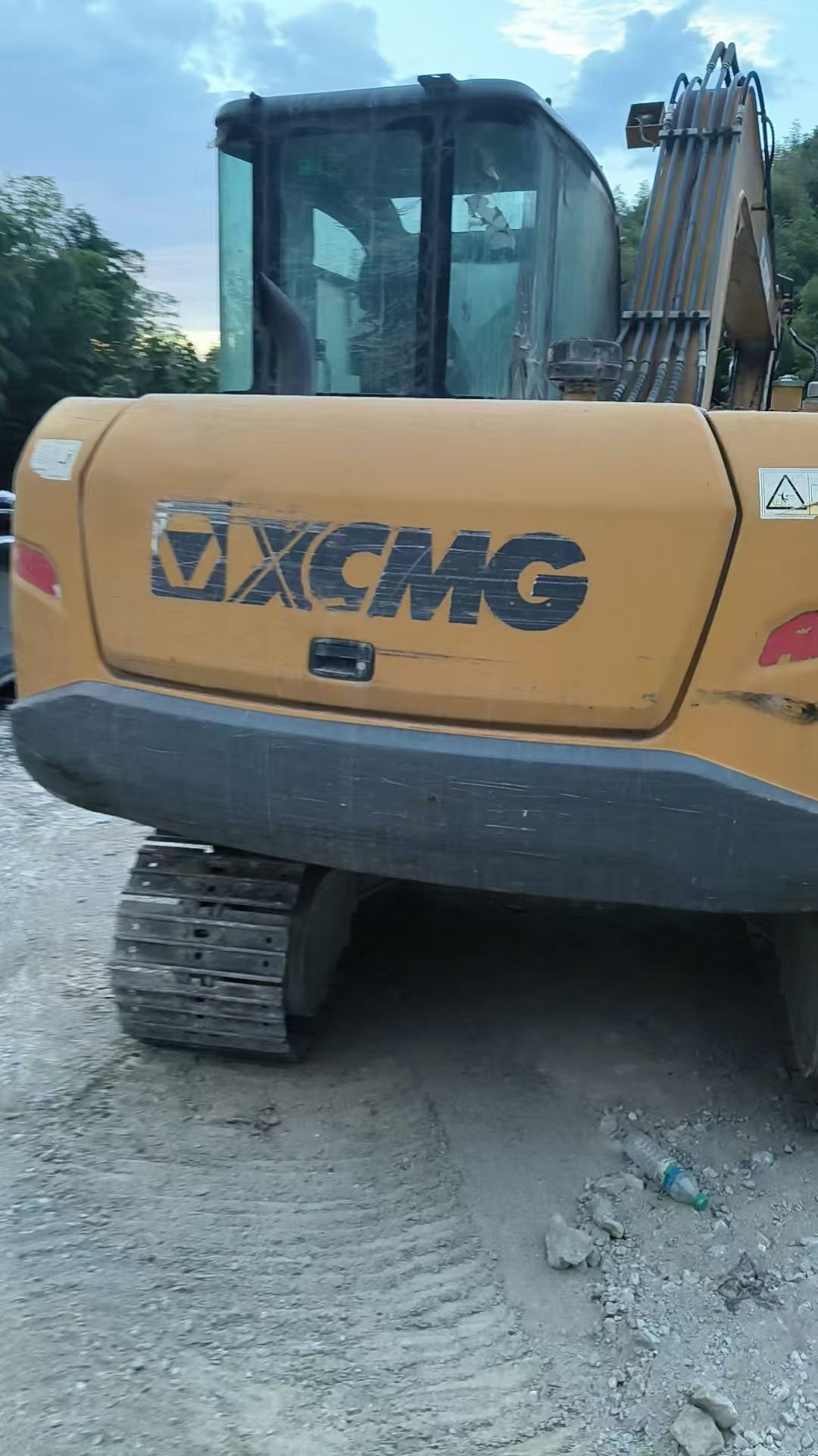 شراء حفارة XCMG XE75C مستعملة / 2