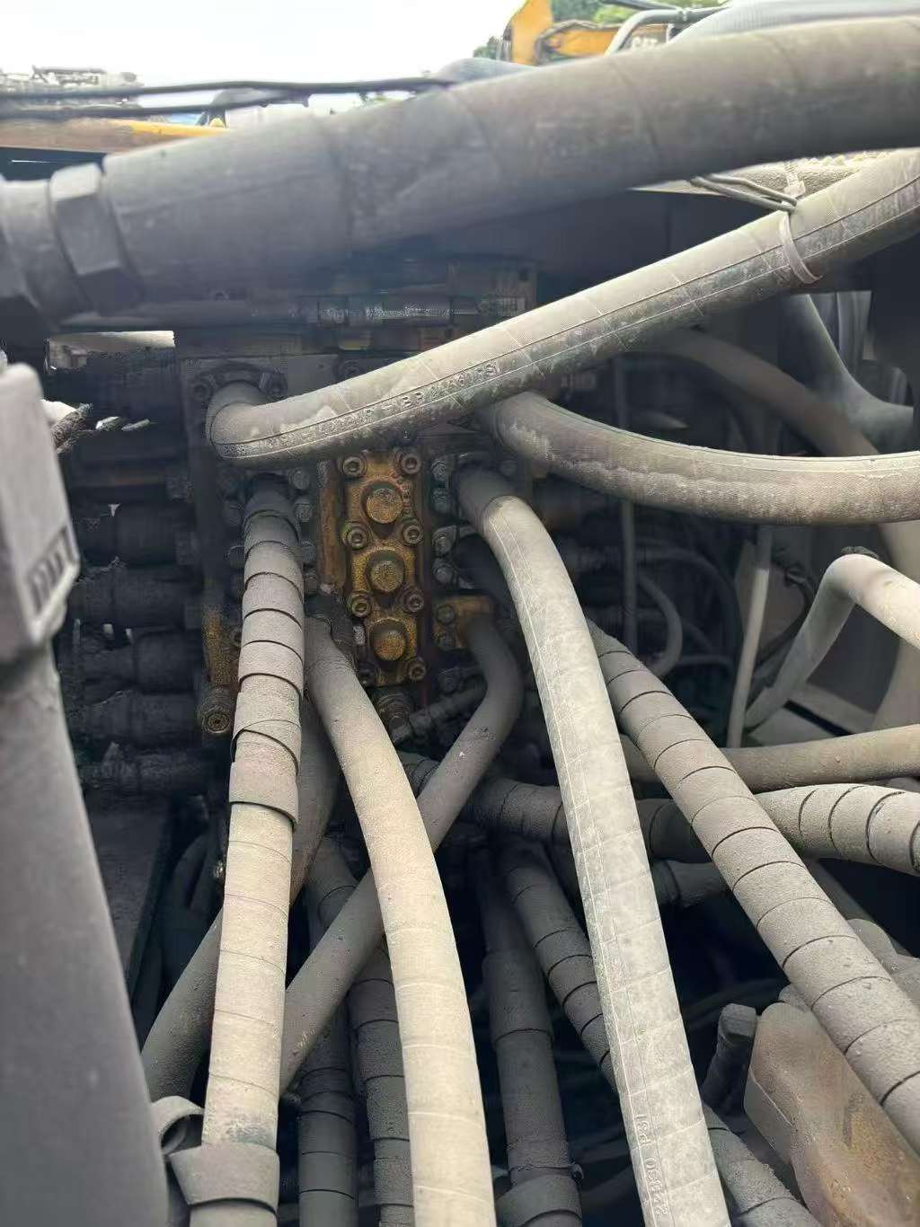 Buy Komatsu PC200-1 Used Excavator / 5