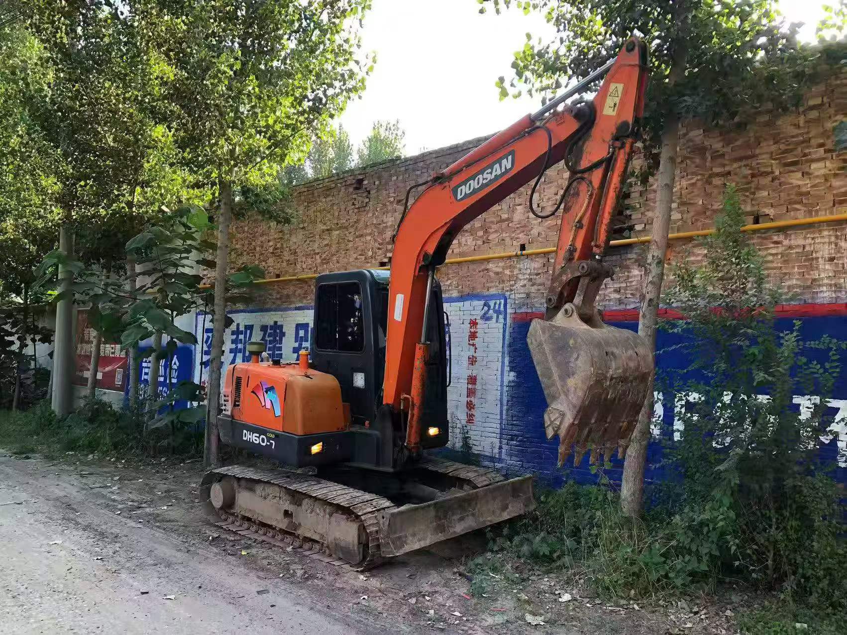 Compre Escavadeira Doosan DH55 Usada / 4 Compre Escavadeira Doosan DH55 Usada / 4