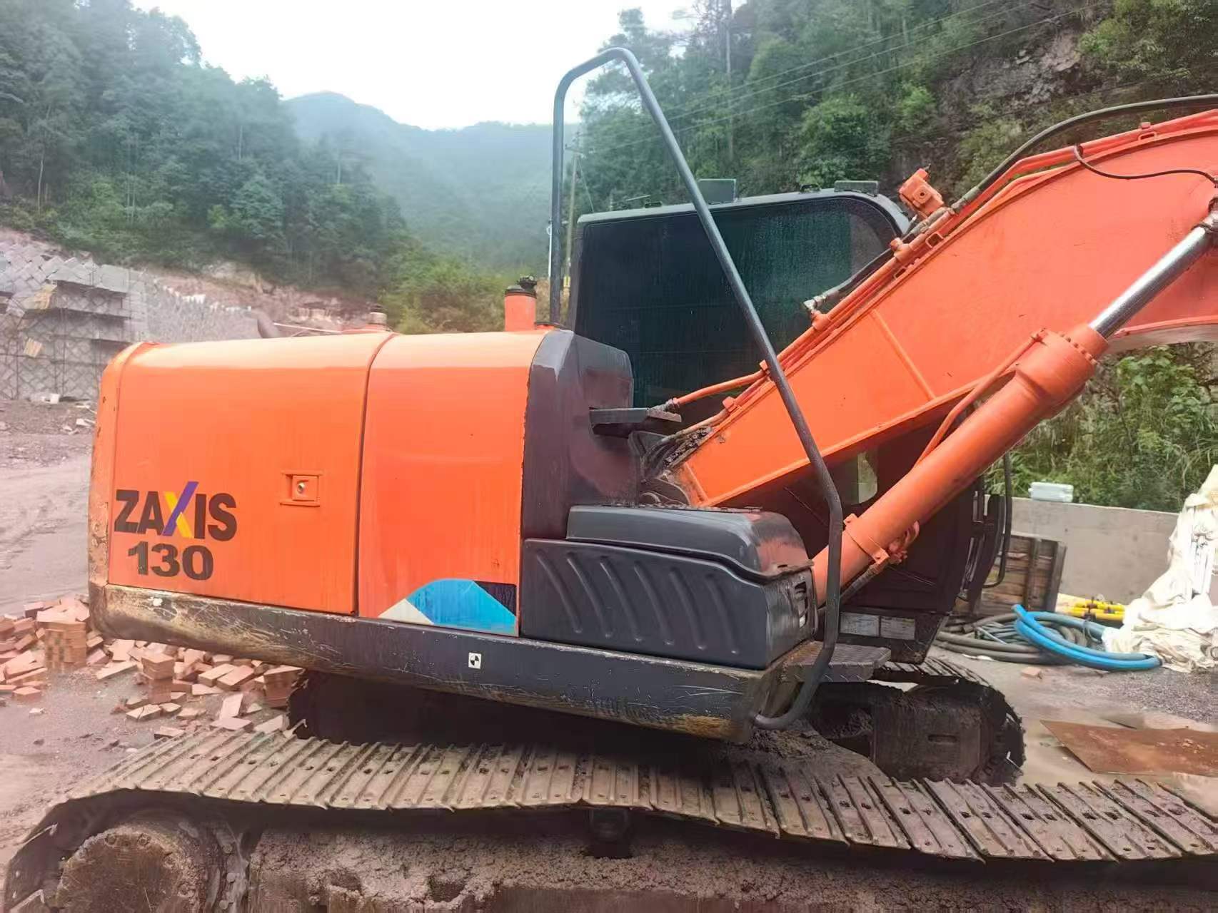 Buy Hitachi EX130 Used Excavator / 9 Buy Hitachi EX130 Used Excavator / 9