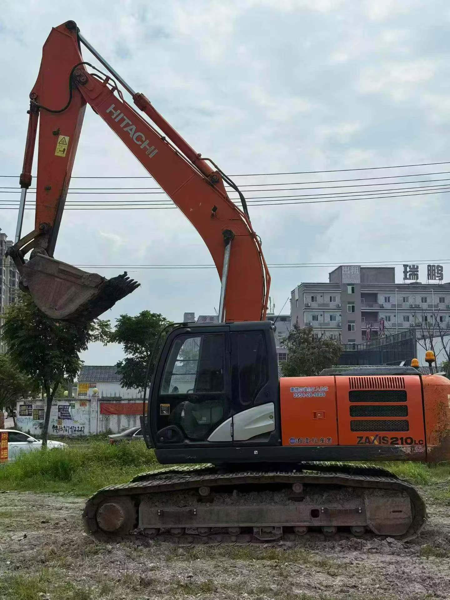Compre Escavadeira Hitachi ZL210LC-5G Usada / 2