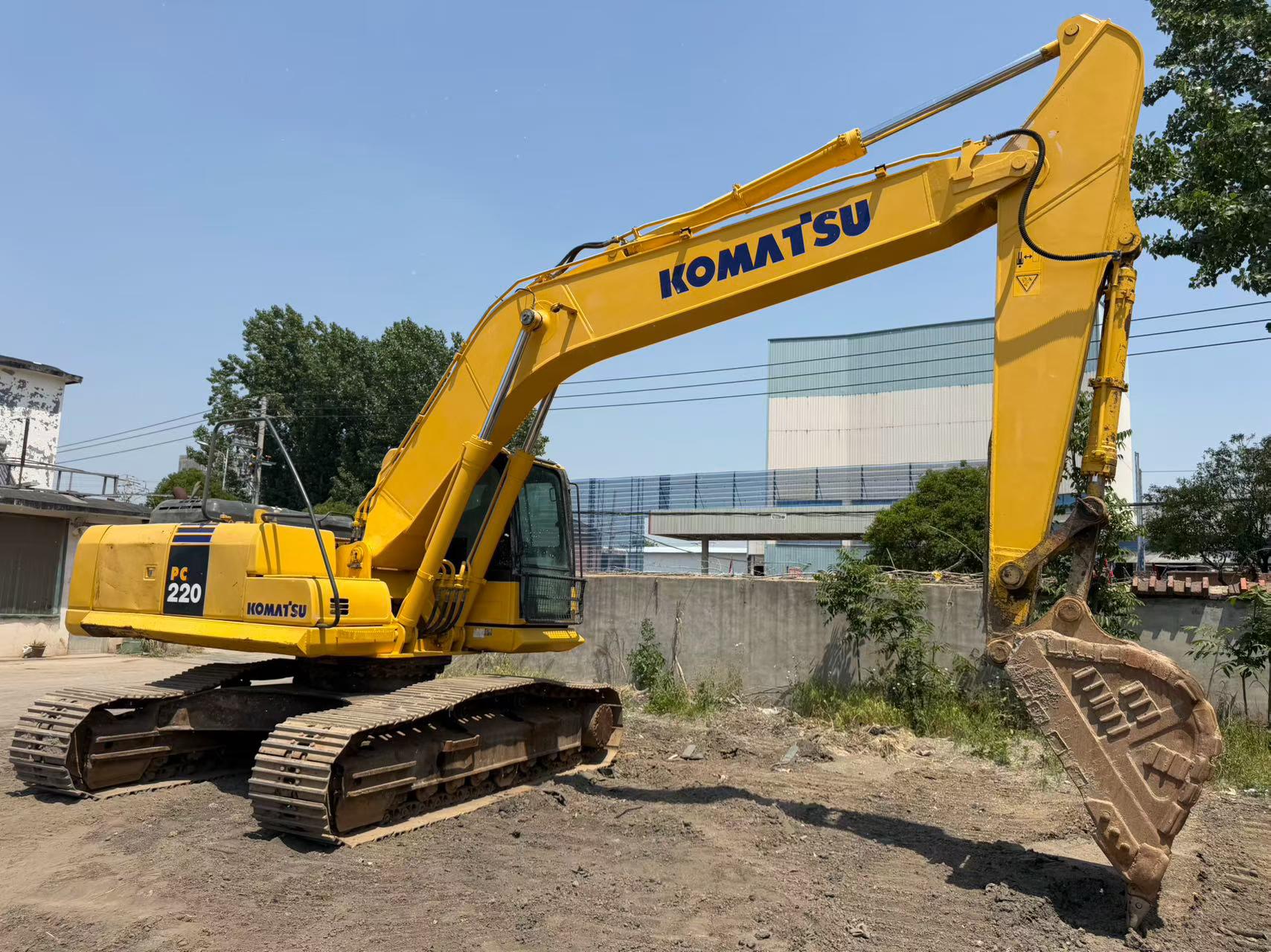 Buy Komatsu PC220-8M0 Used Excavator