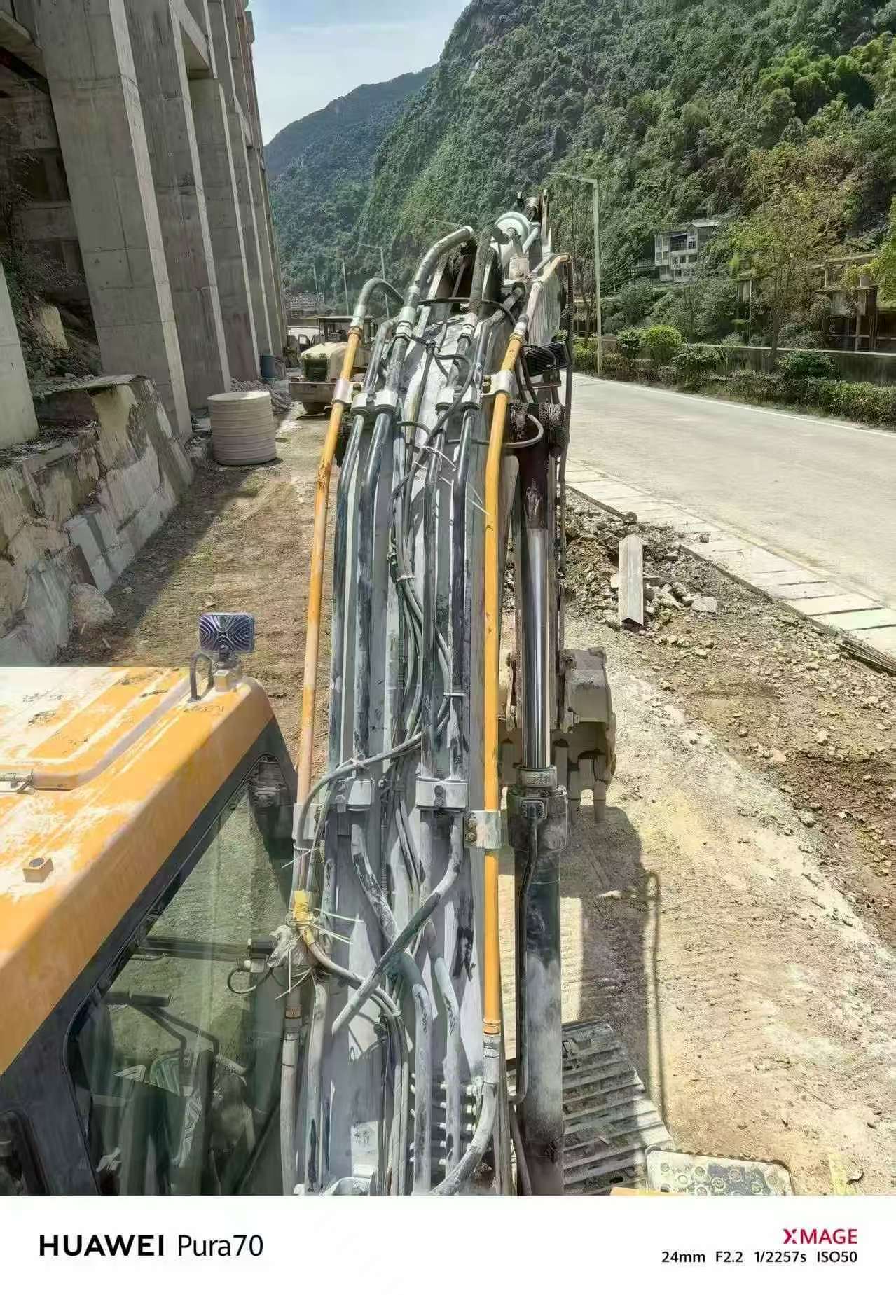 شراء حفارة Hyundai R130W مستعملة / 8